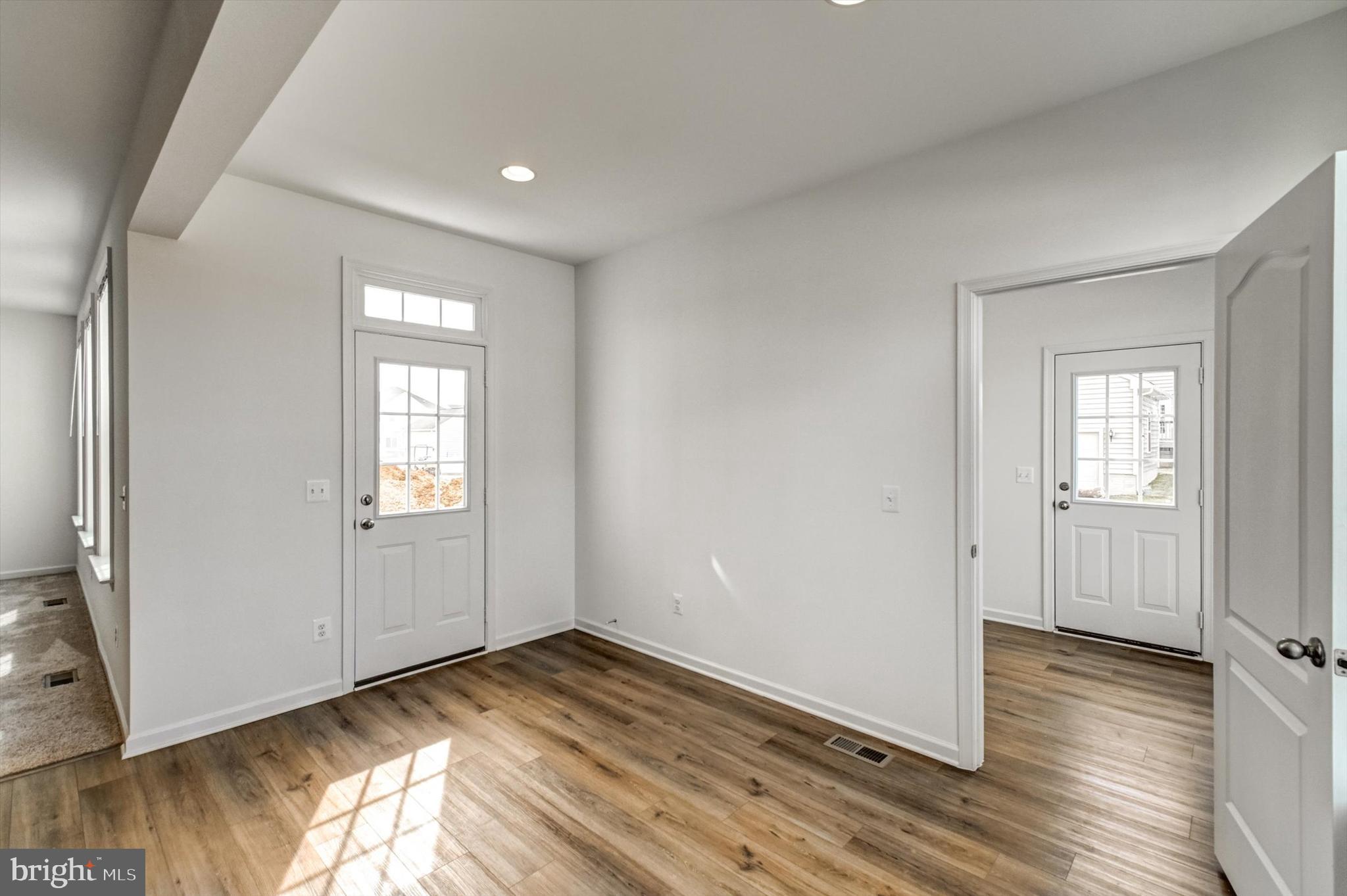 HUNTFIELD - Residential Lease