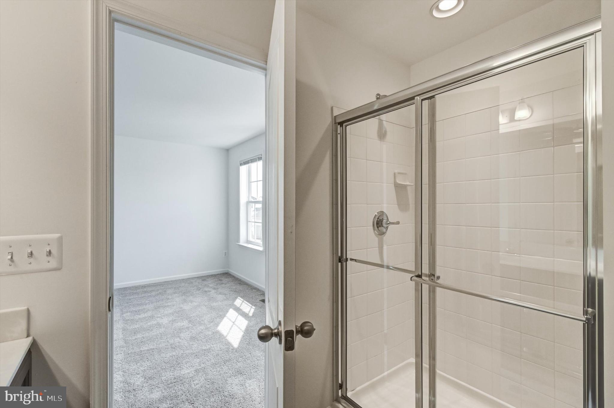 HUNTFIELD - Residential Lease