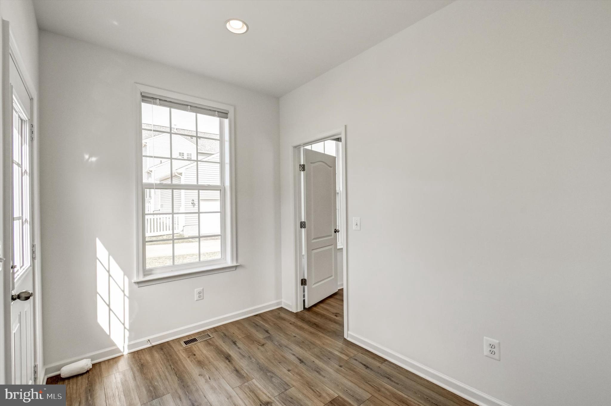 HUNTFIELD - Residential Lease