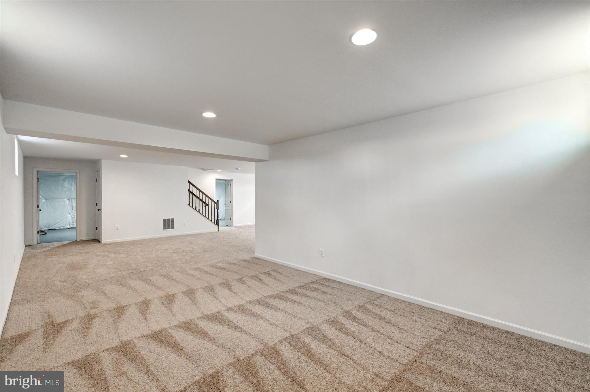 HUNTFIELD - Residential Lease