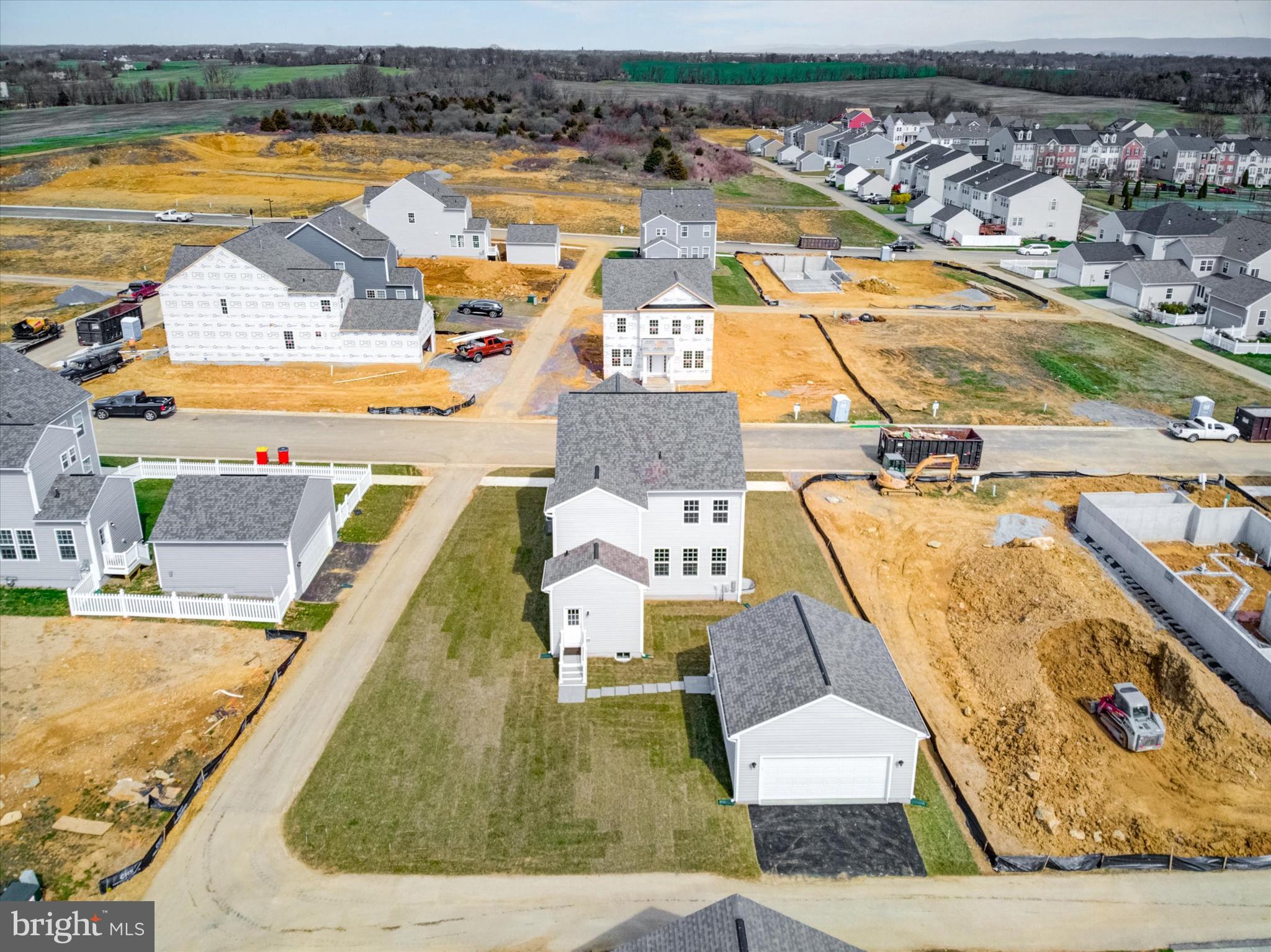 HUNTFIELD - Residential Lease