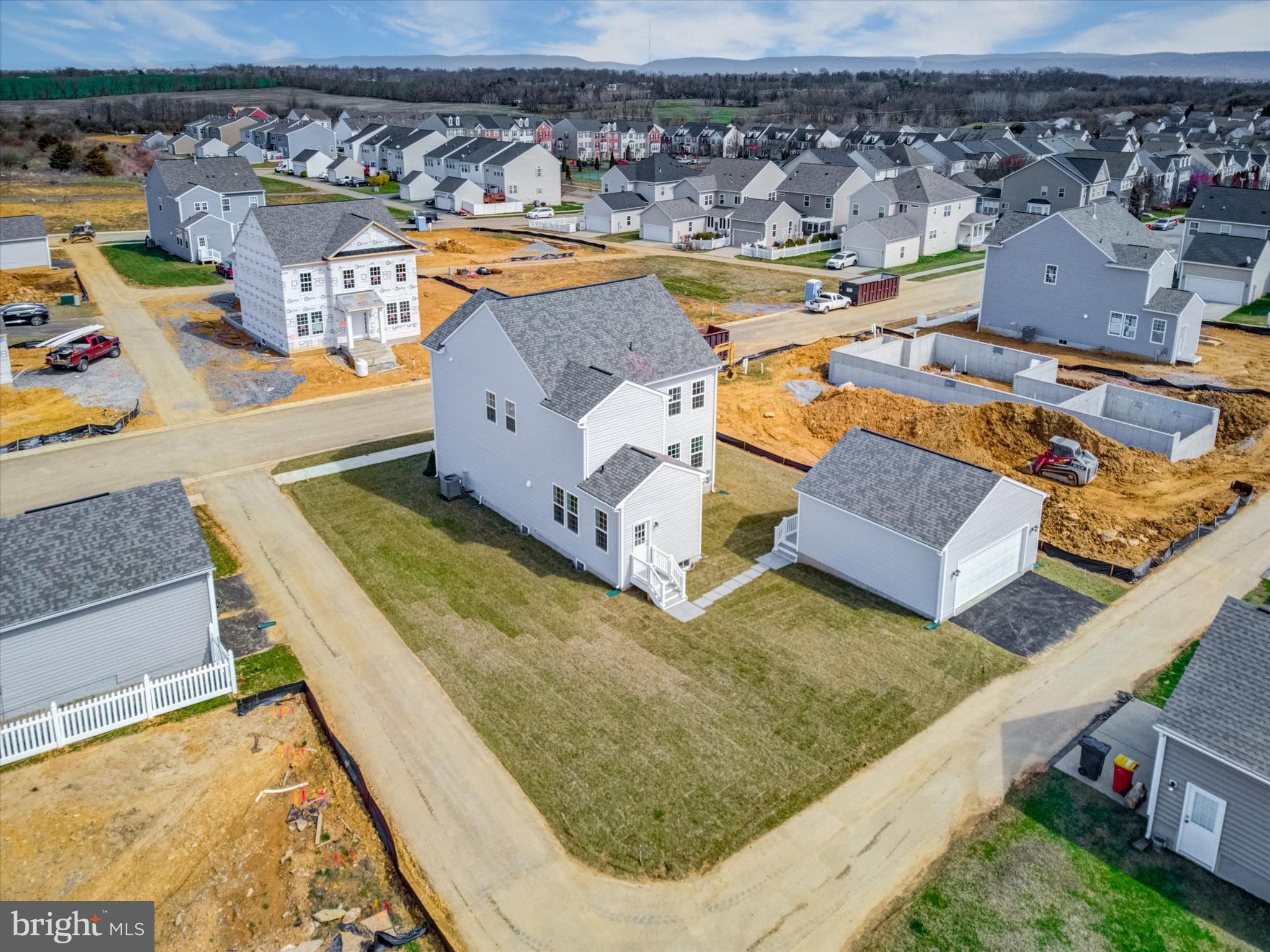 HUNTFIELD - Residential Lease