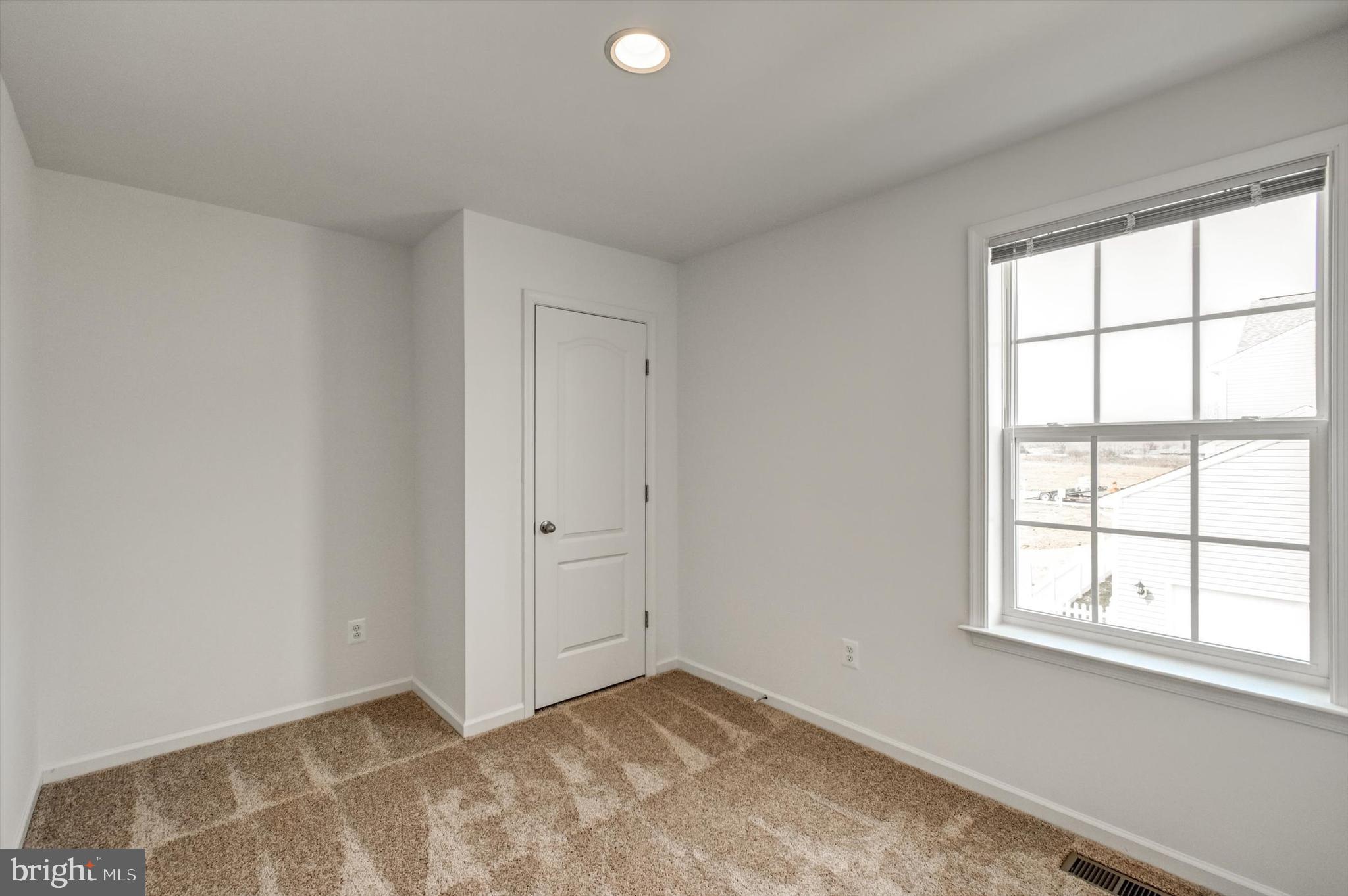 HUNTFIELD - Residential Lease