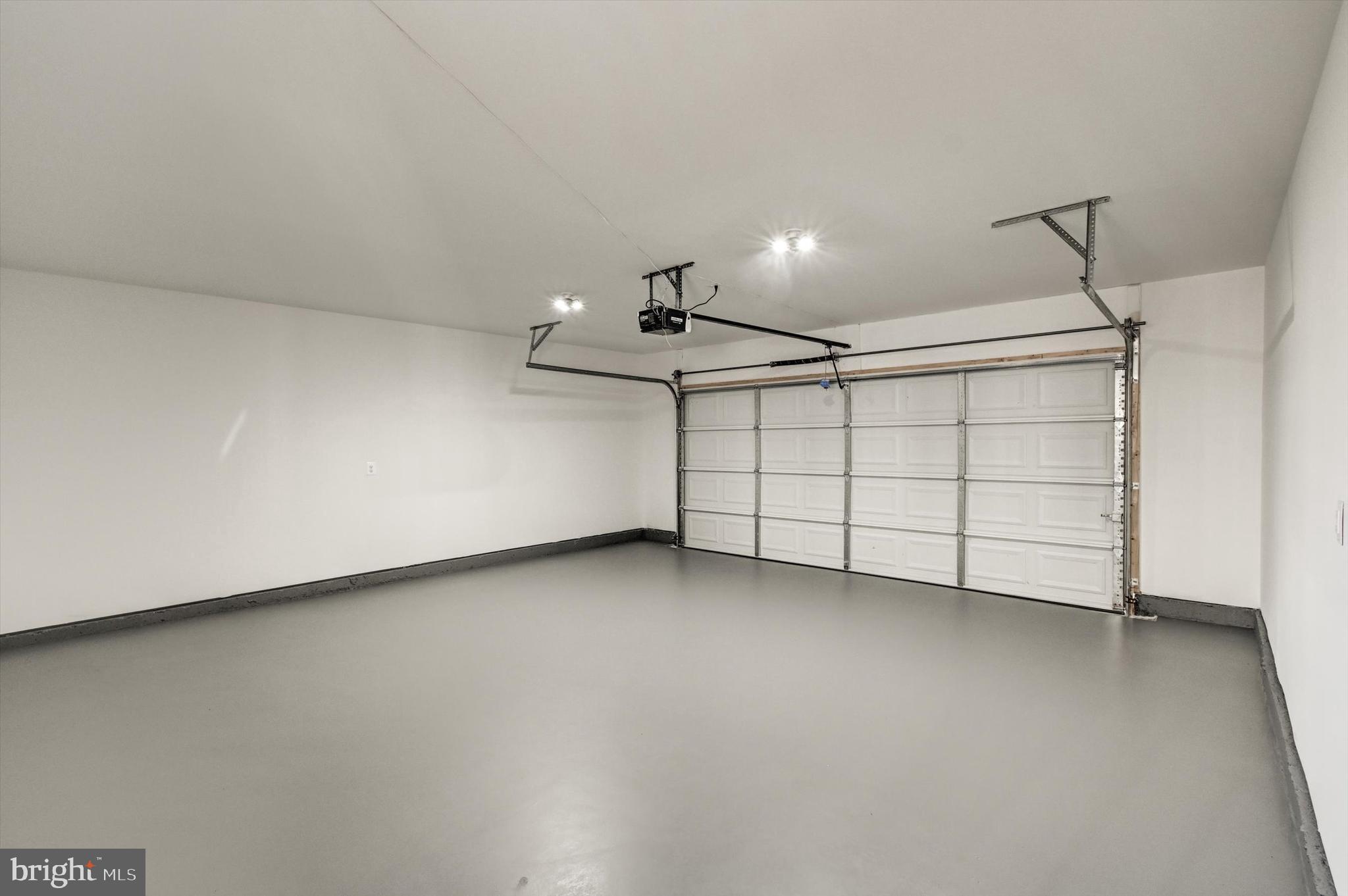 HUNTFIELD - Residential Lease