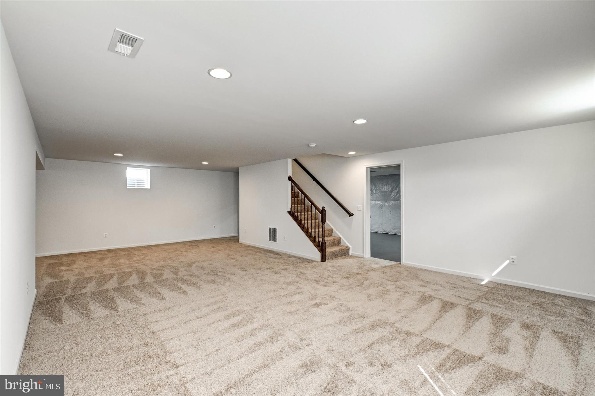 HUNTFIELD - Residential Lease