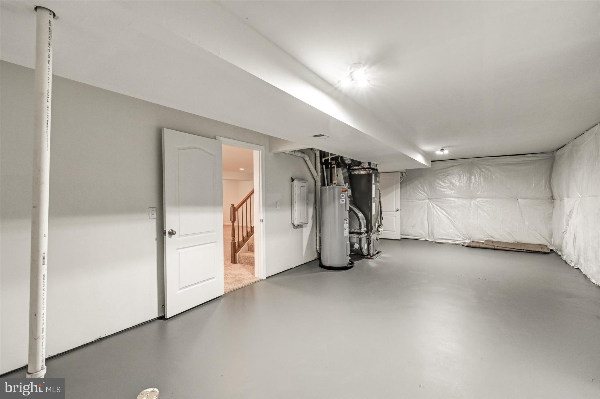 HUNTFIELD - Residential Lease