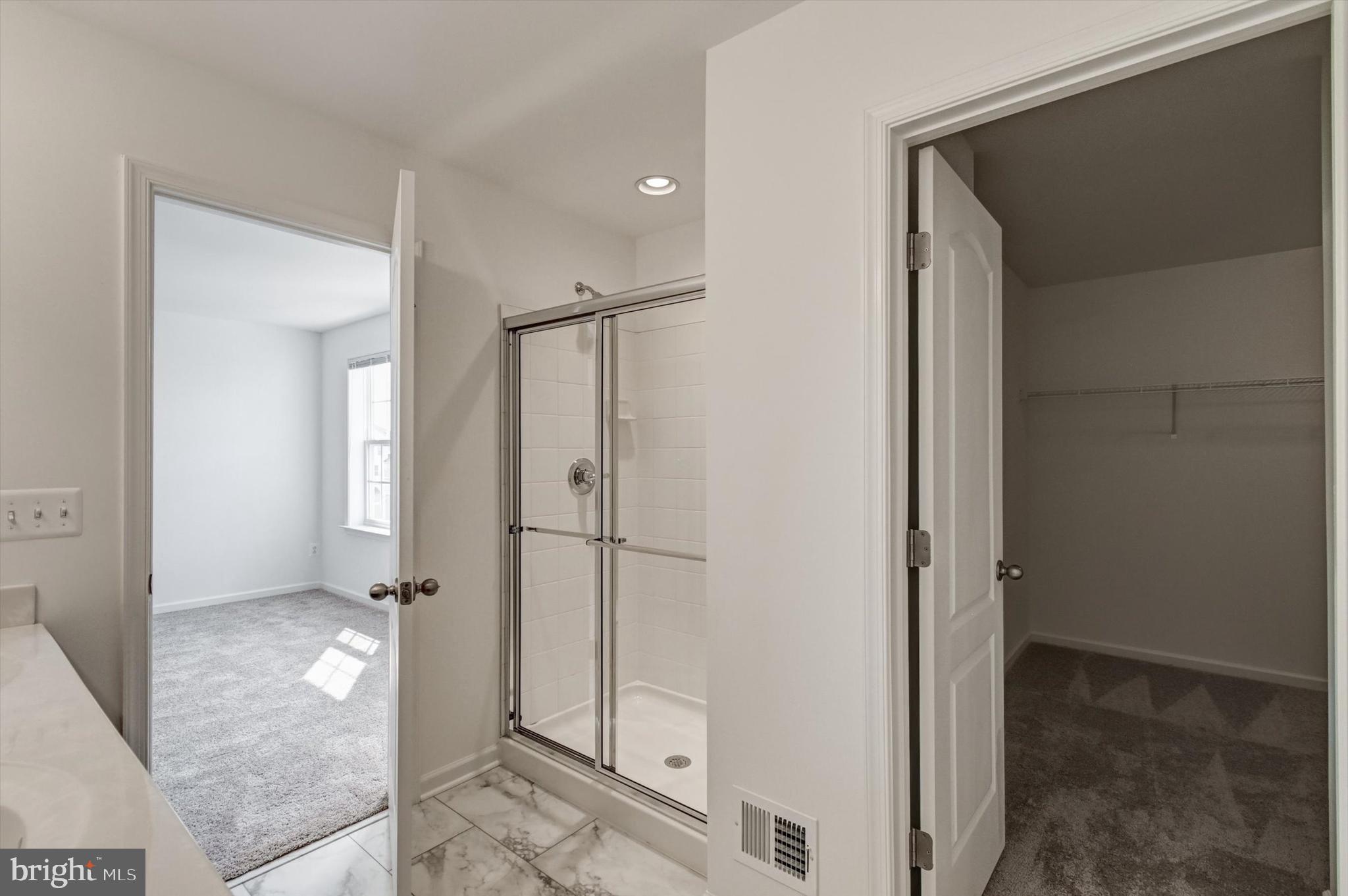 HUNTFIELD - Residential Lease