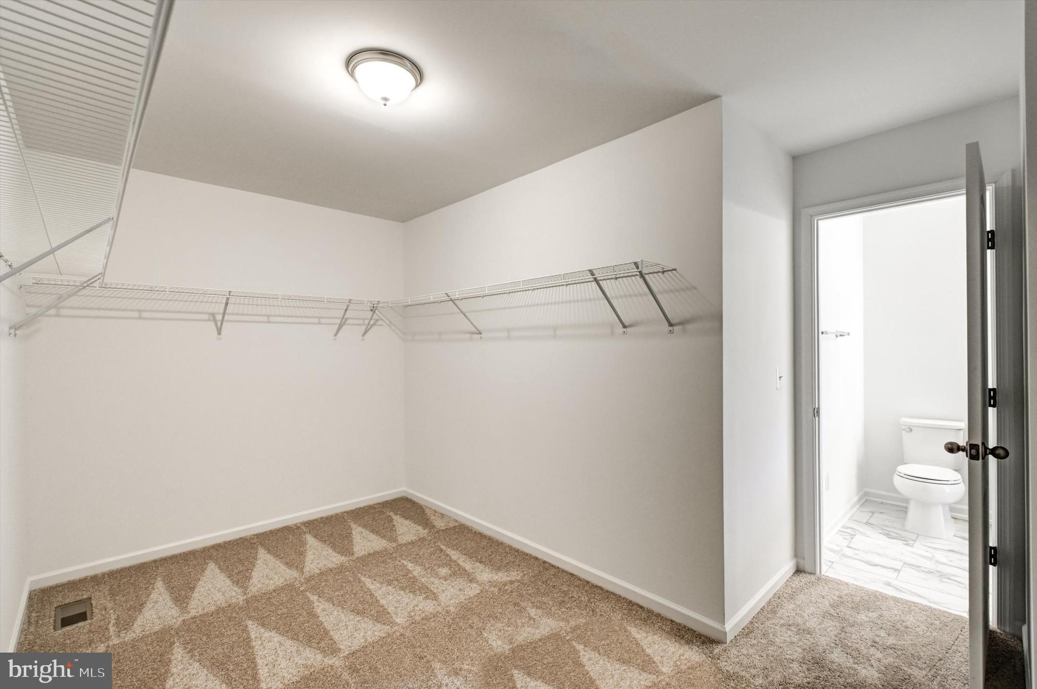 HUNTFIELD - Residential Lease