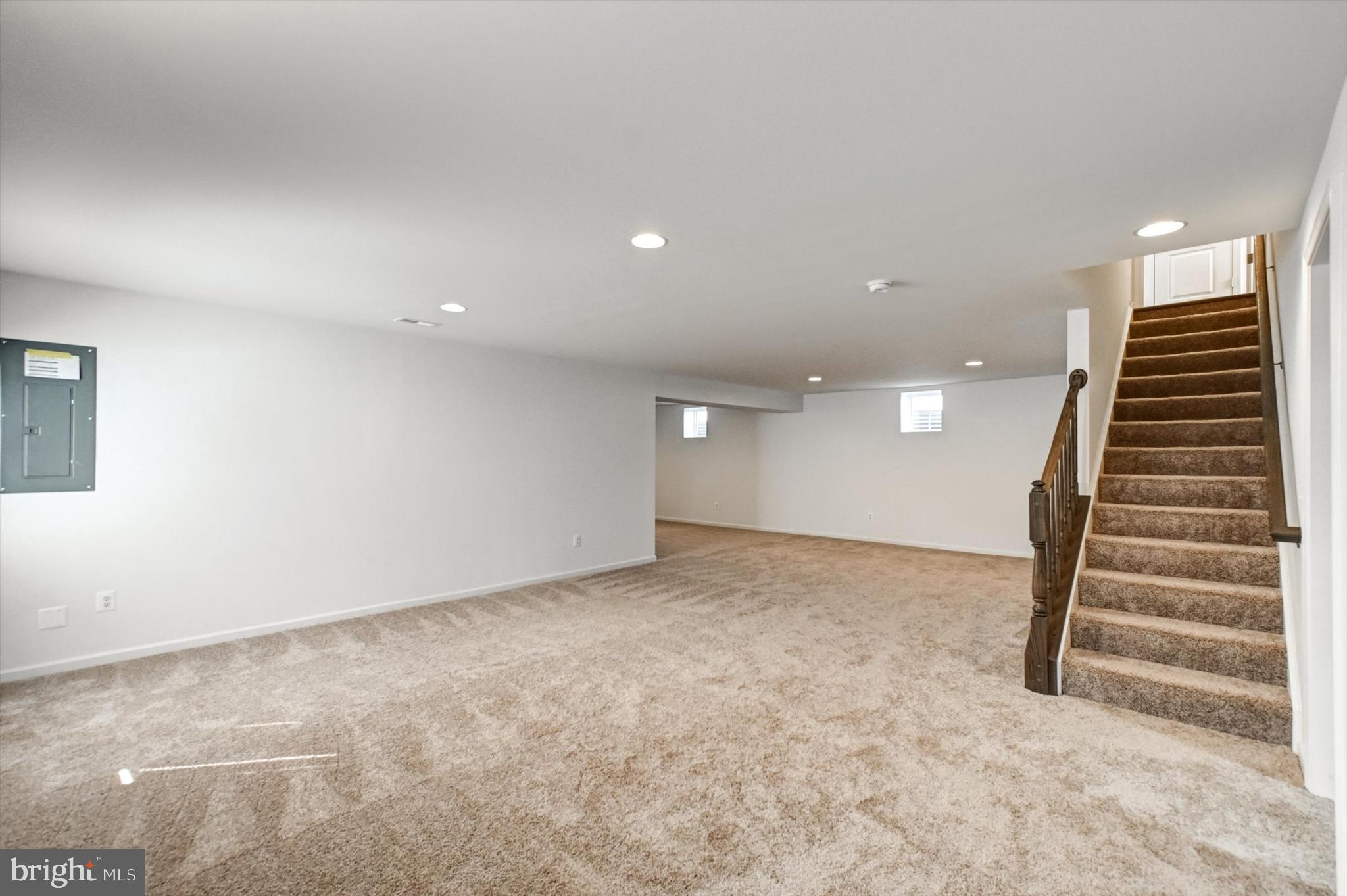 HUNTFIELD - Residential Lease