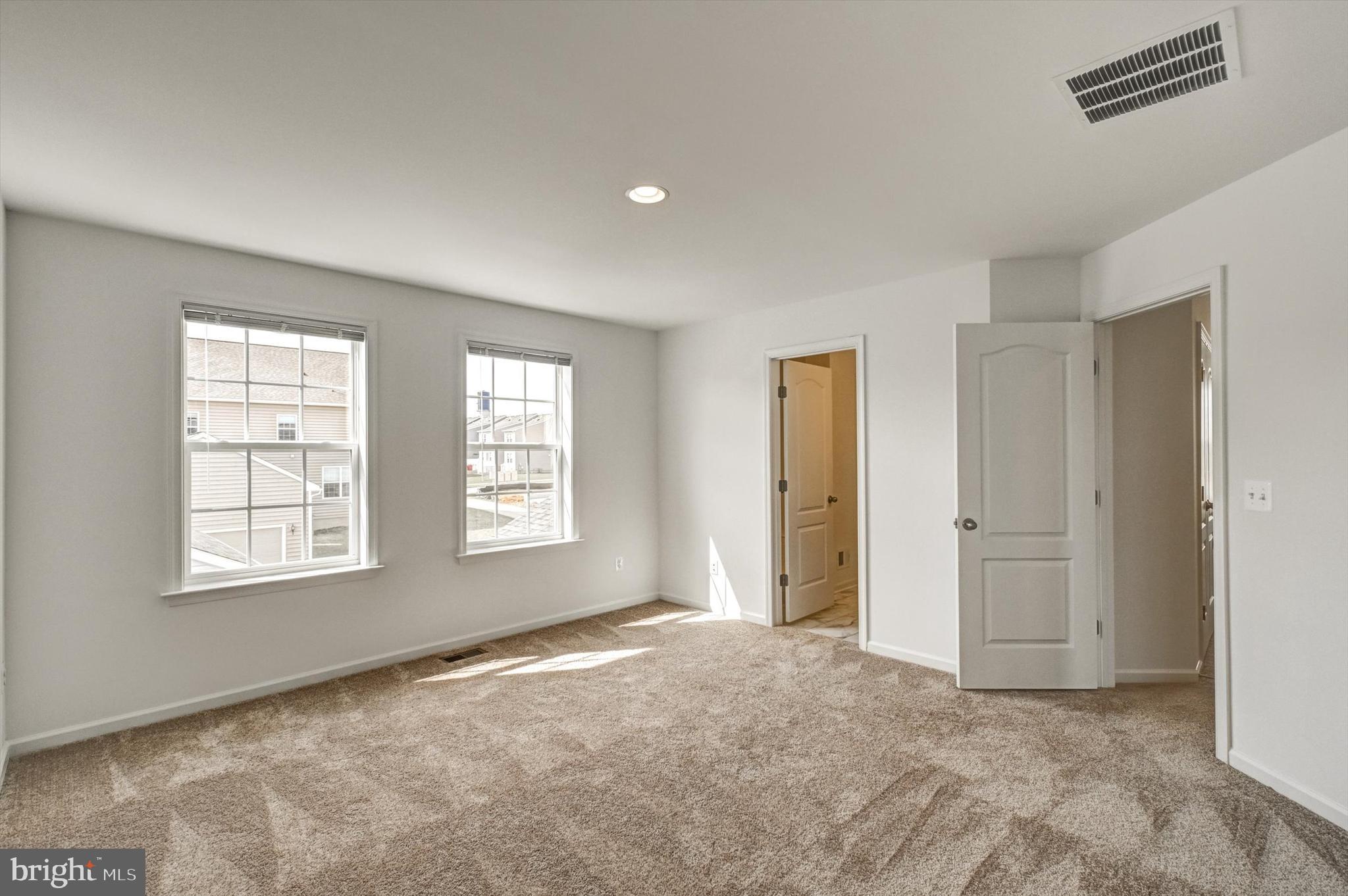 HUNTFIELD - Residential Lease