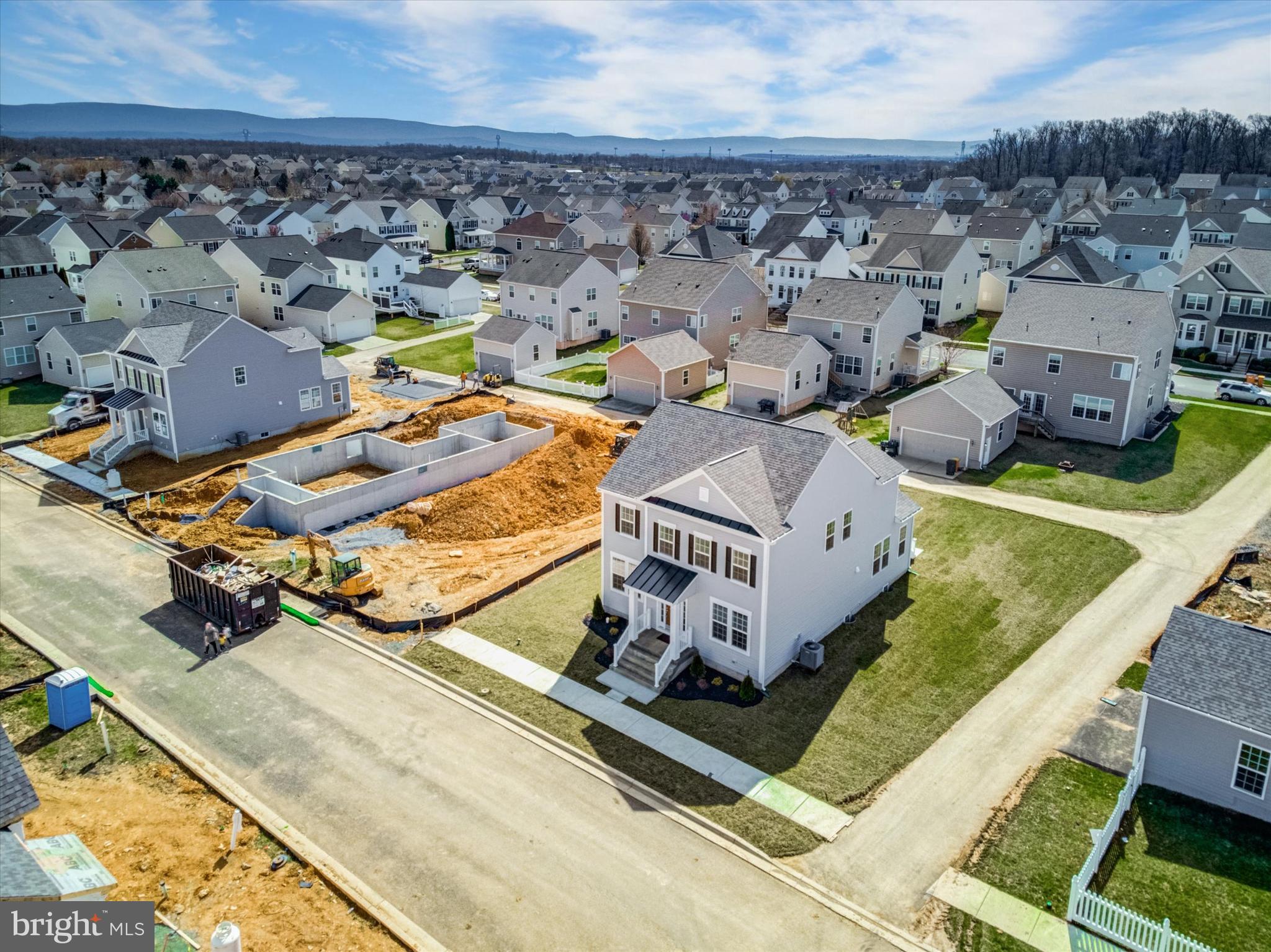 HUNTFIELD - Residential Lease