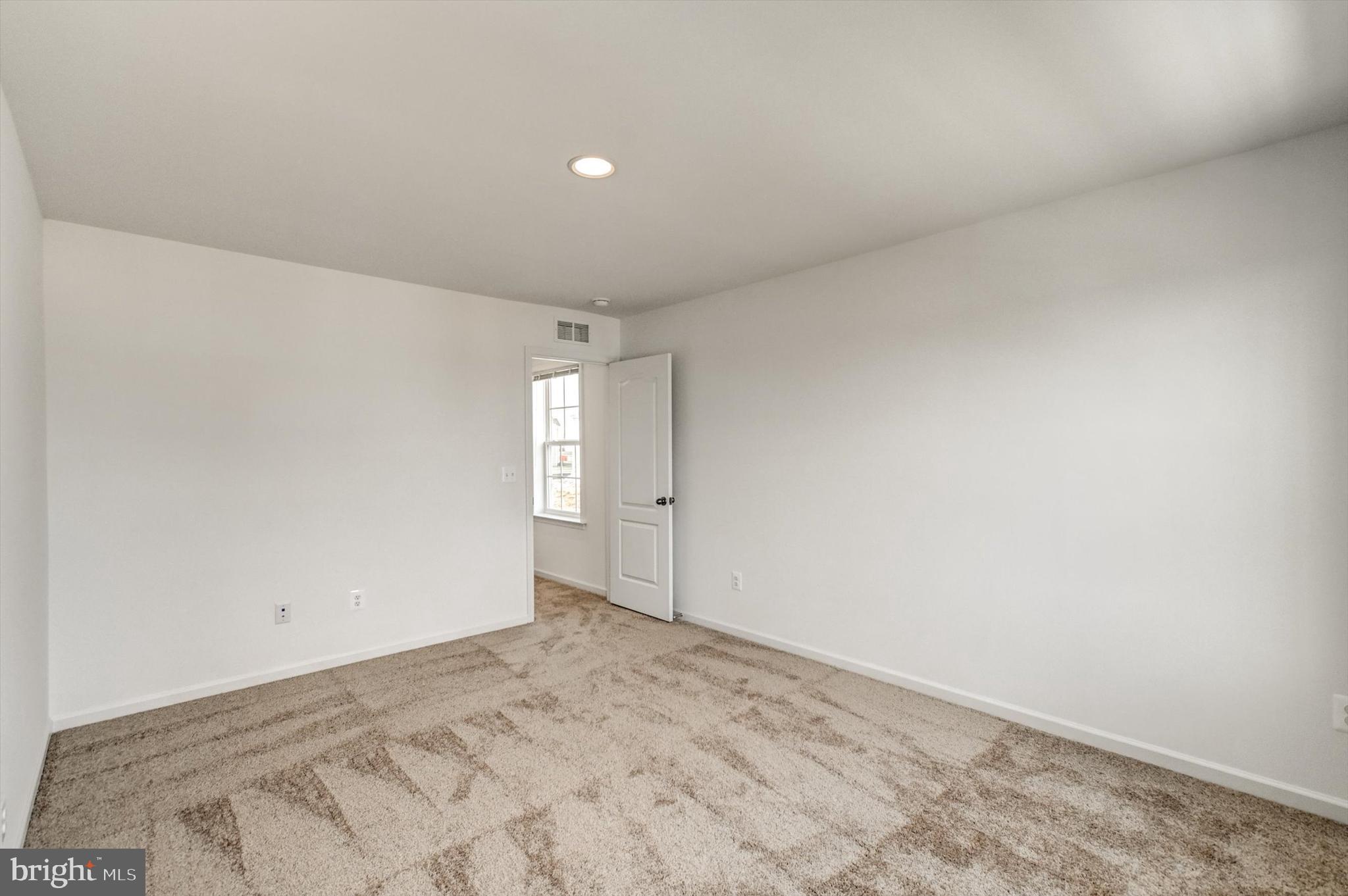 HUNTFIELD - Residential Lease