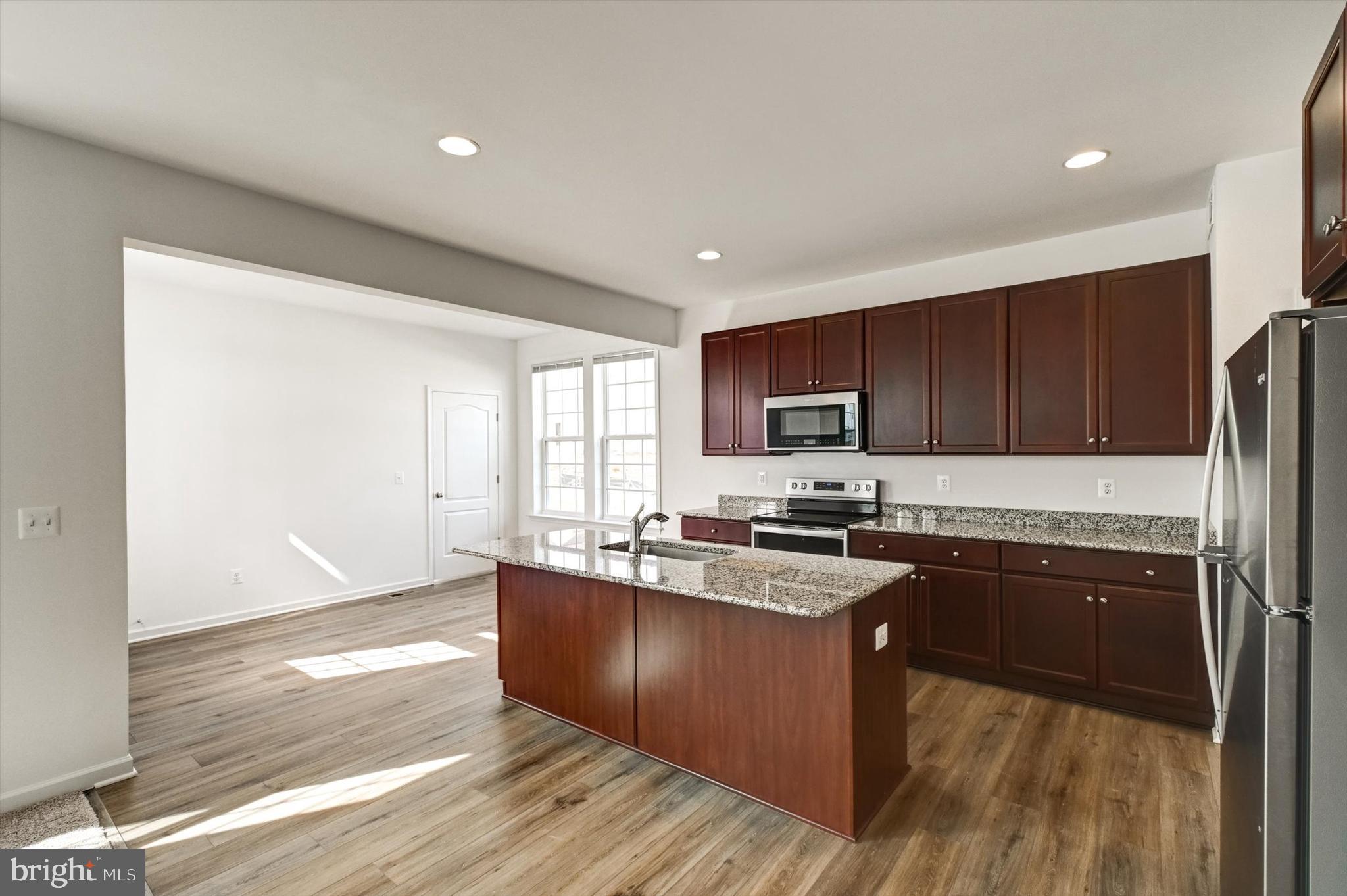 HUNTFIELD - Residential Lease