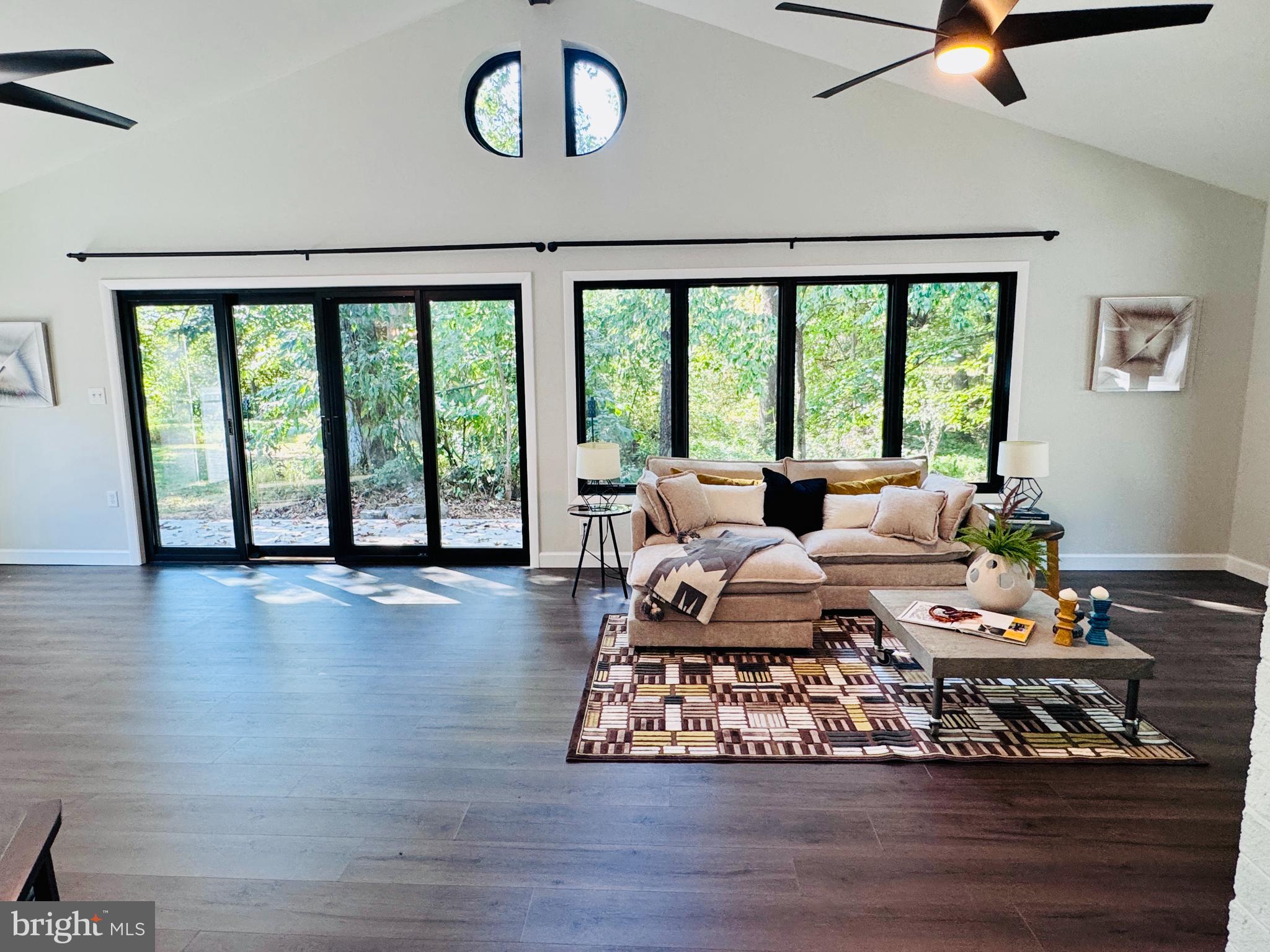 WILLOWDALE - Residential