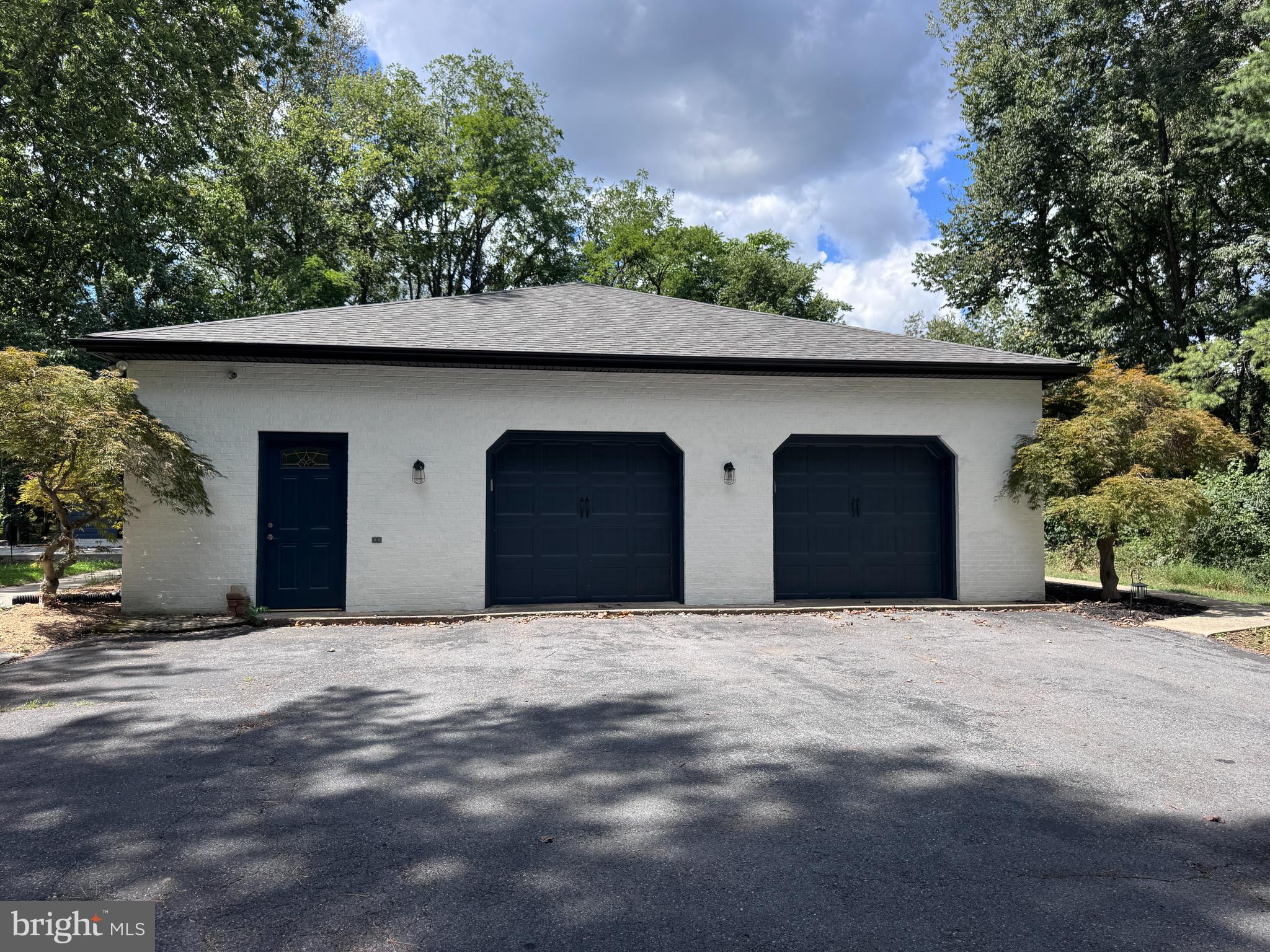 WILLOWDALE - Residential