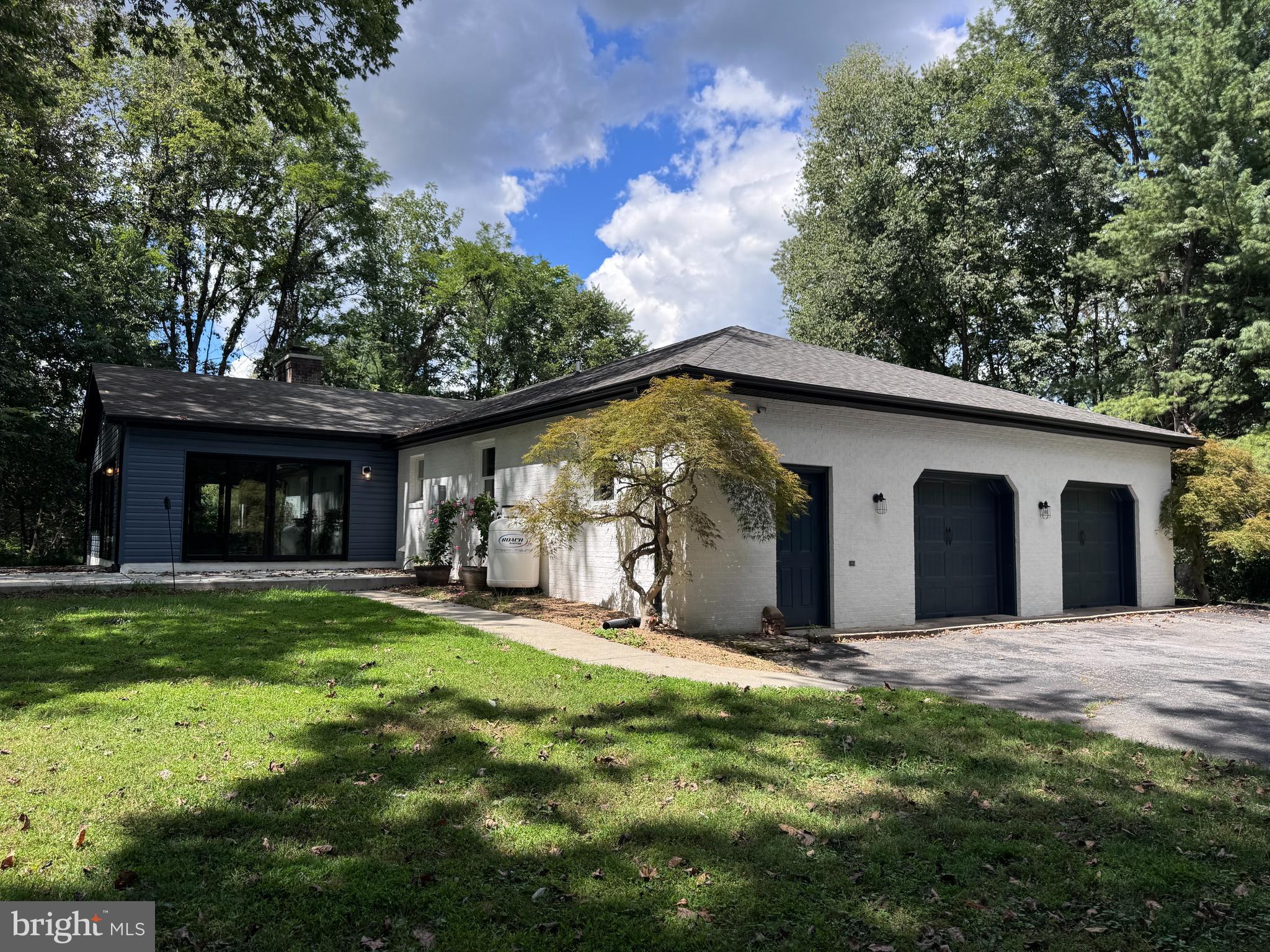 WILLOWDALE - Residential