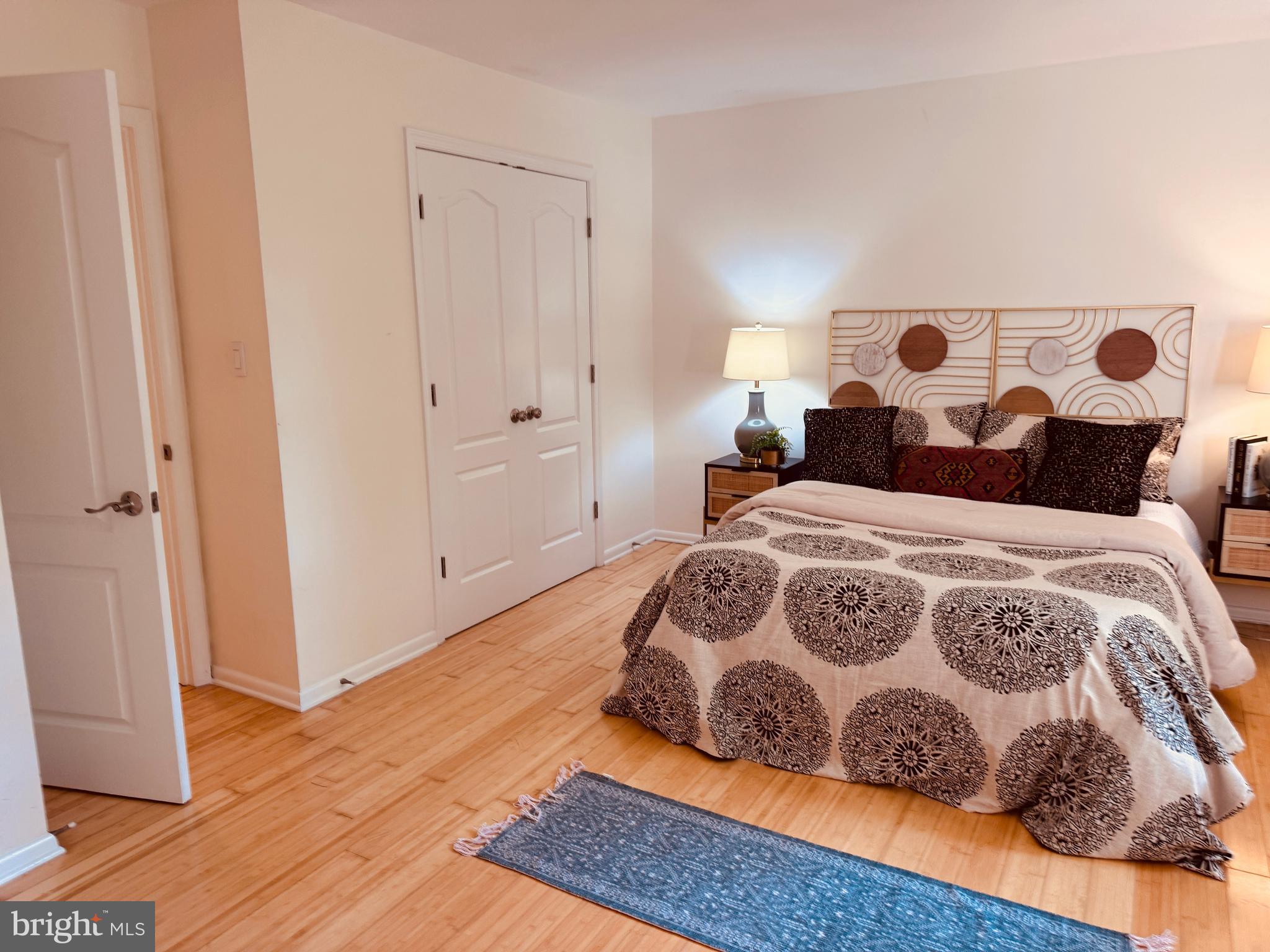 WILLOWDALE - Residential