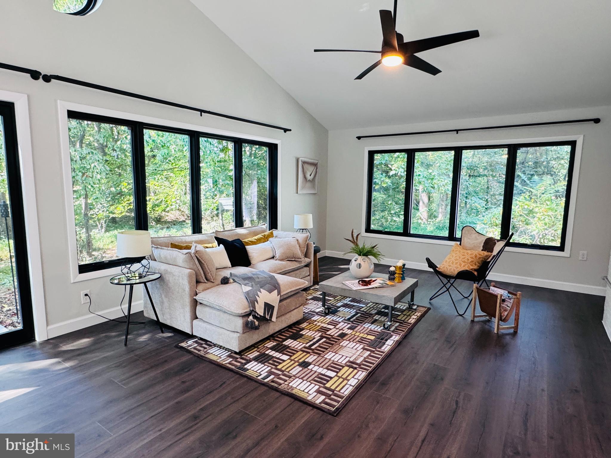 WILLOWDALE - Residential