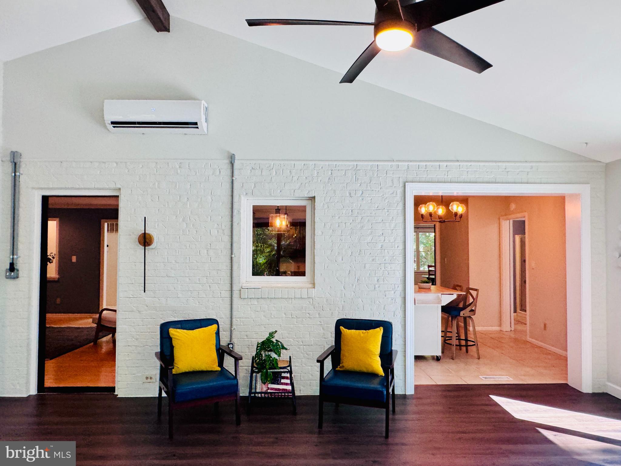 WILLOWDALE - Residential