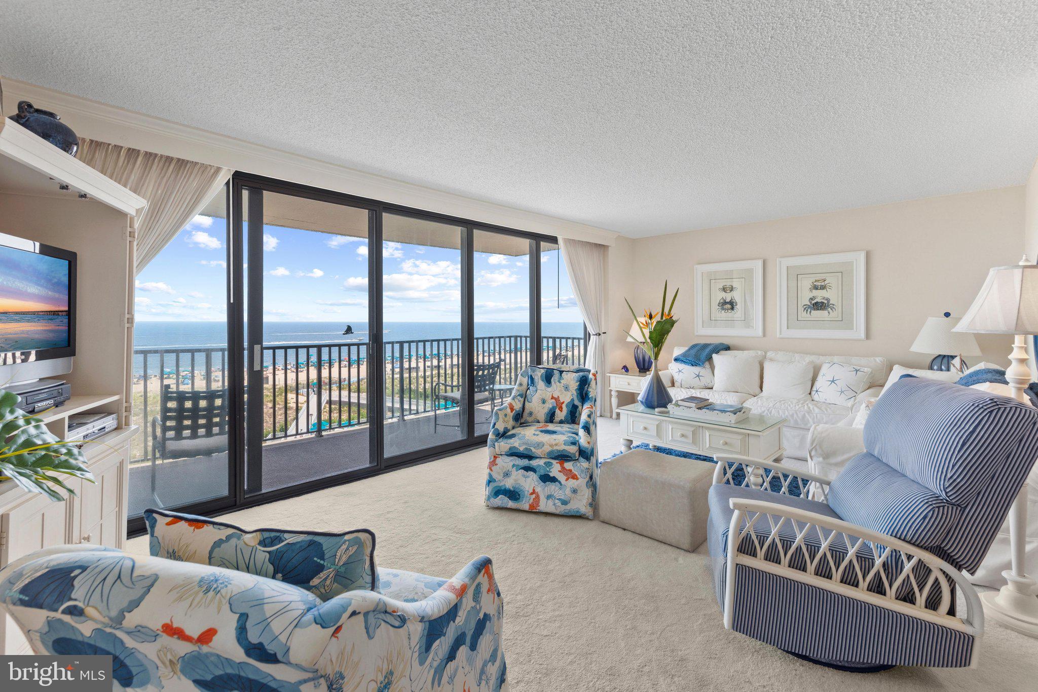 504 EDGEWATER HOUSE