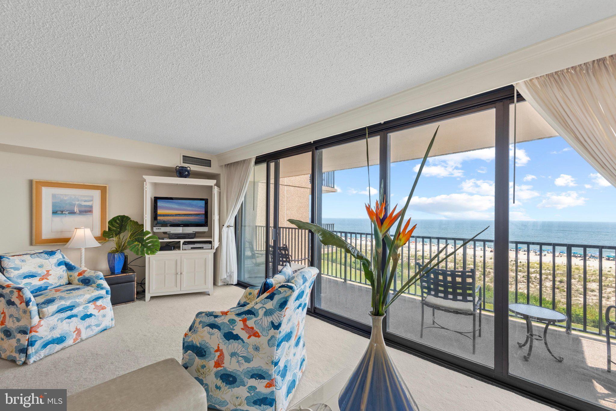 504 EDGEWATER HOUSE