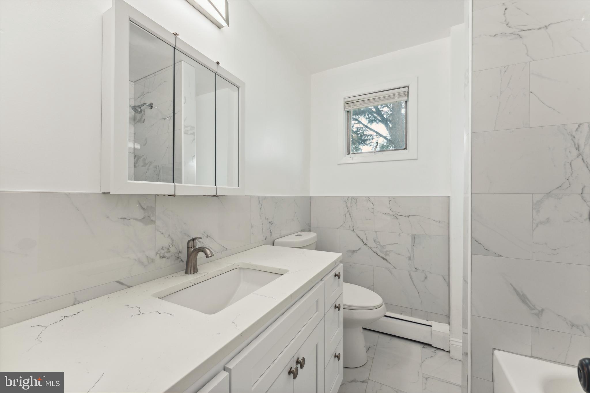 HUNTINGDON VALLEY - Residential