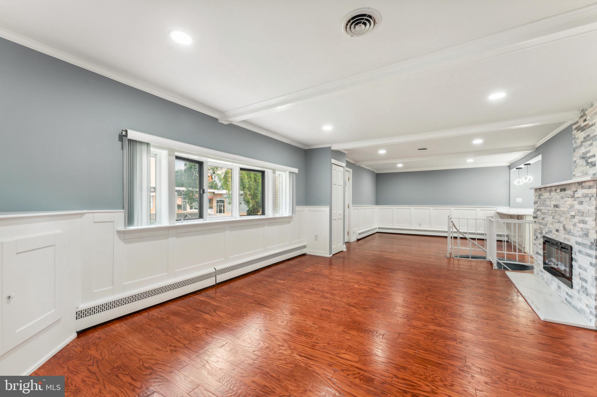 HUNTINGDON VALLEY - Residential