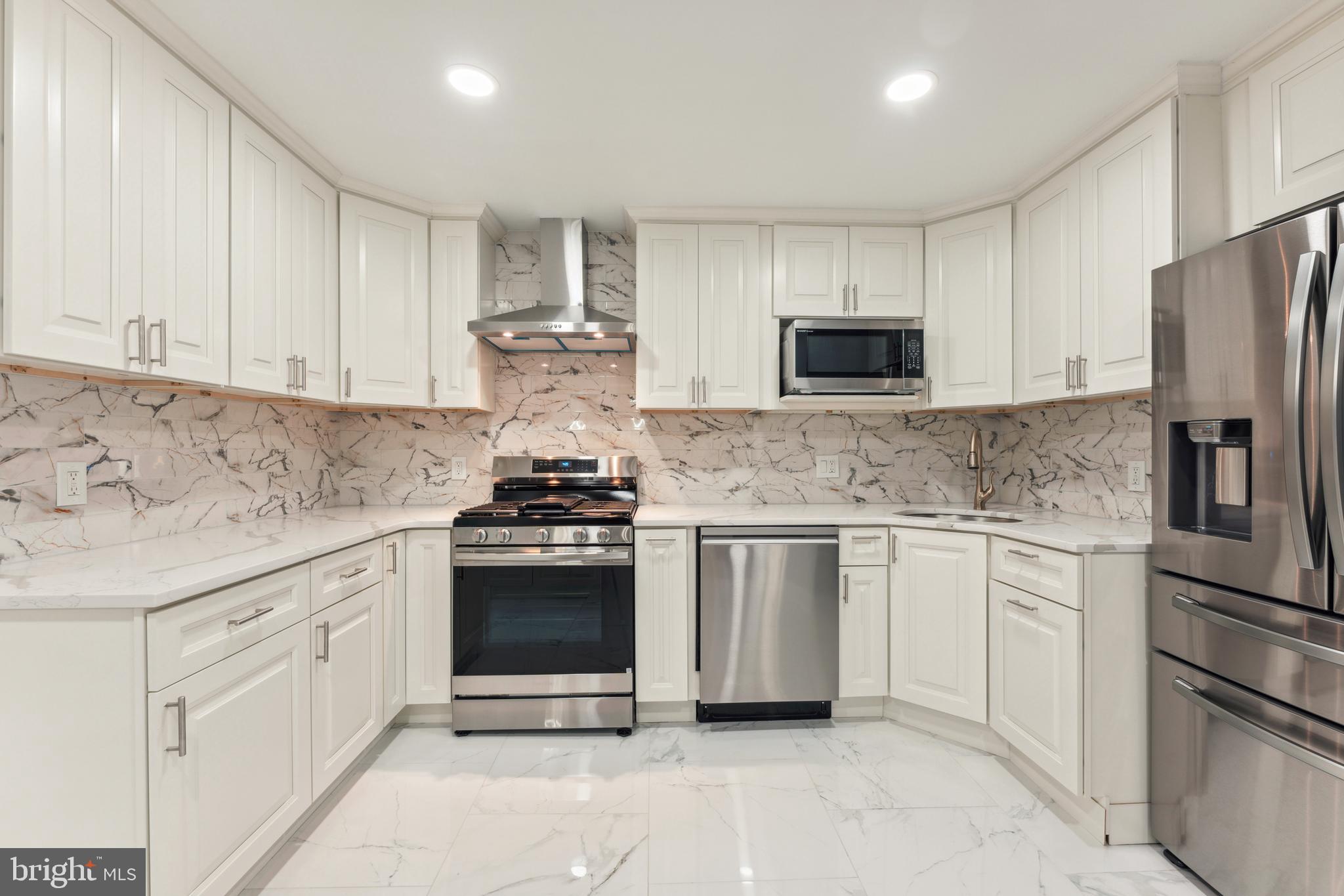 HUNTINGDON VALLEY - Residential