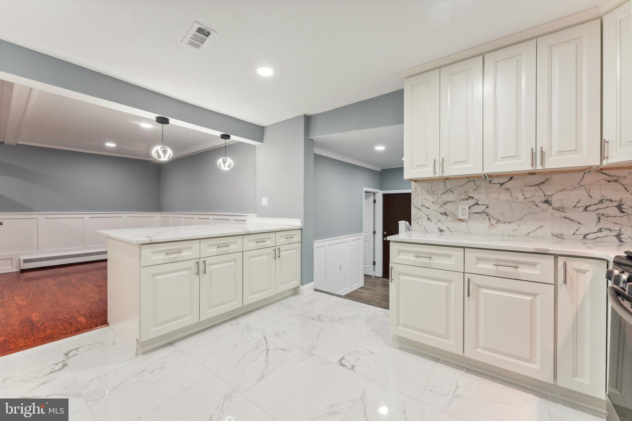 HUNTINGDON VALLEY - Residential