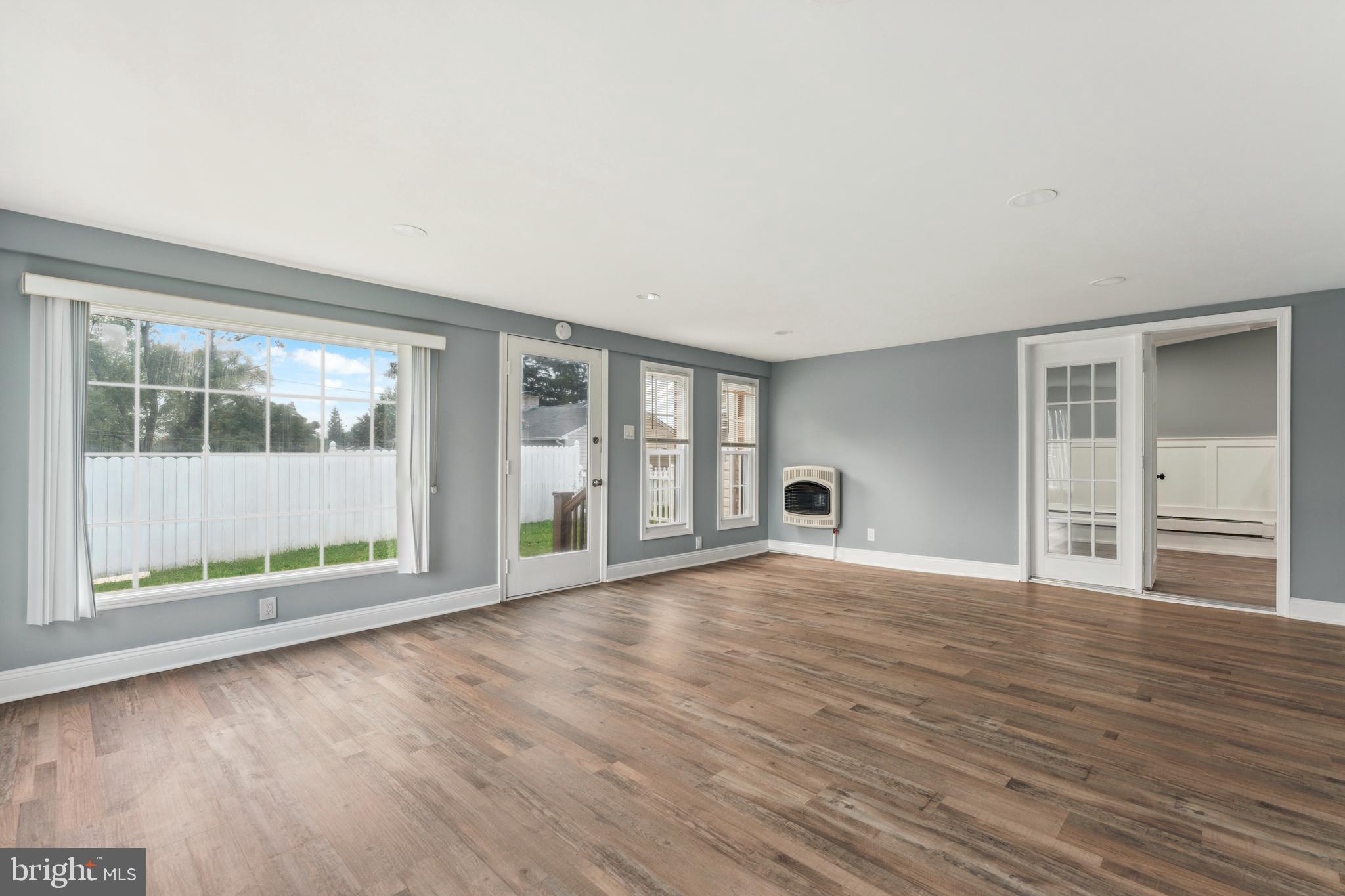 HUNTINGDON VALLEY - Residential