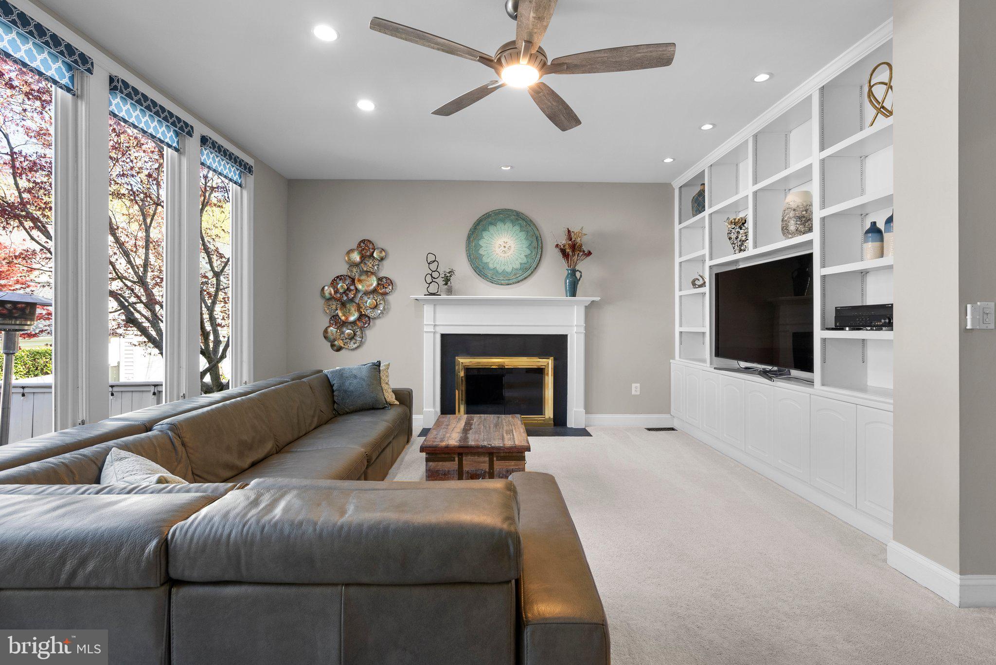 LAKELANDS - Residential