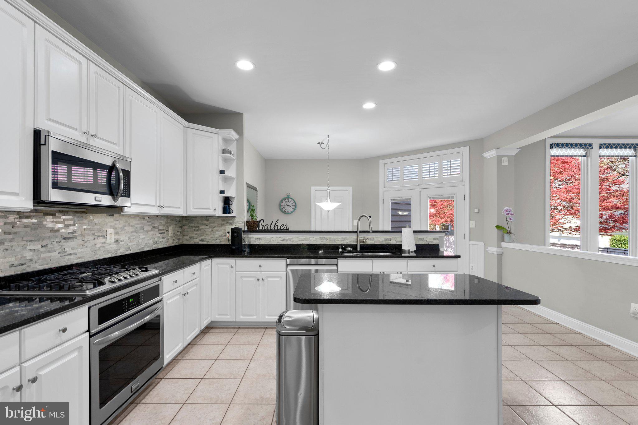 LAKELANDS - Residential