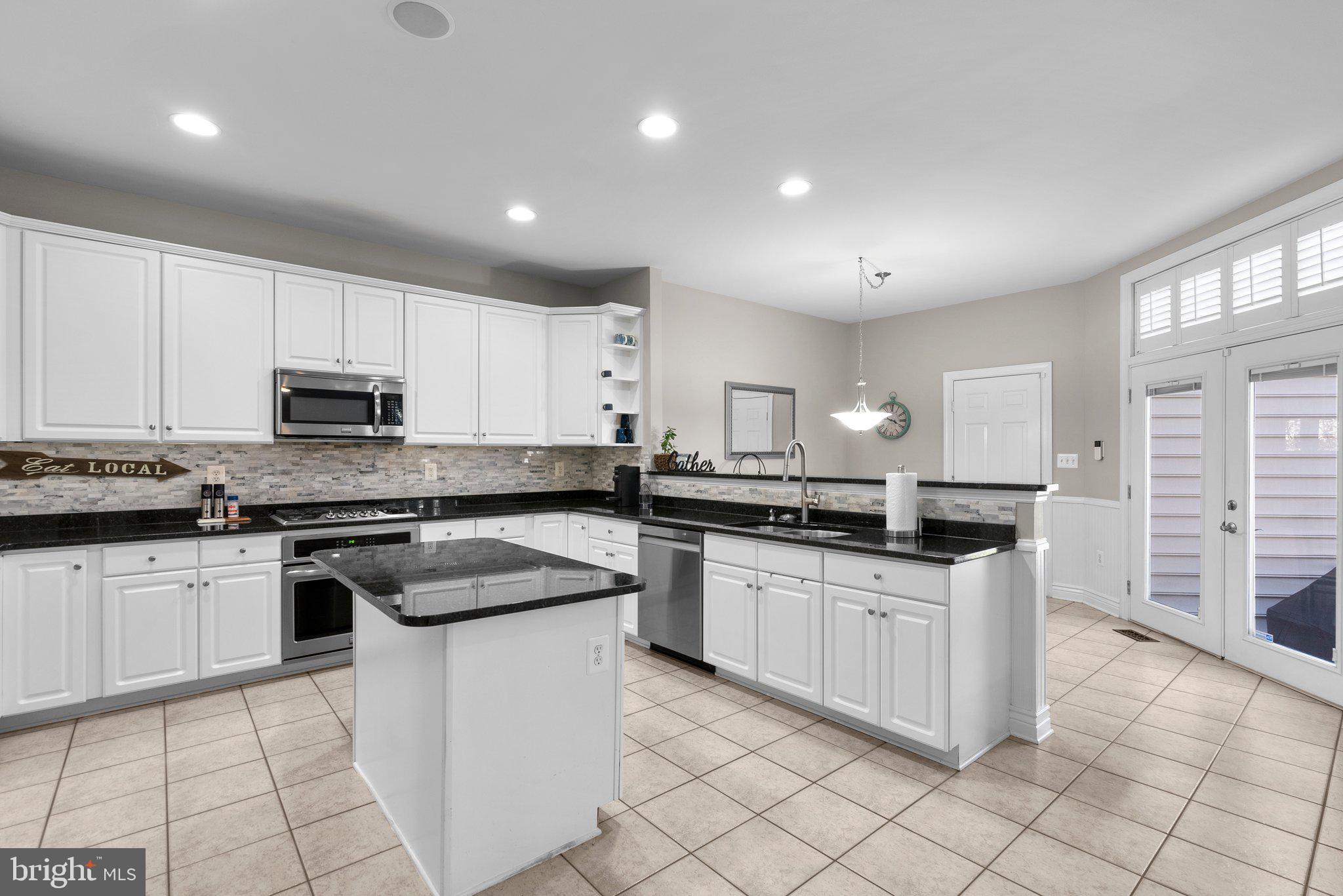 LAKELANDS - Residential