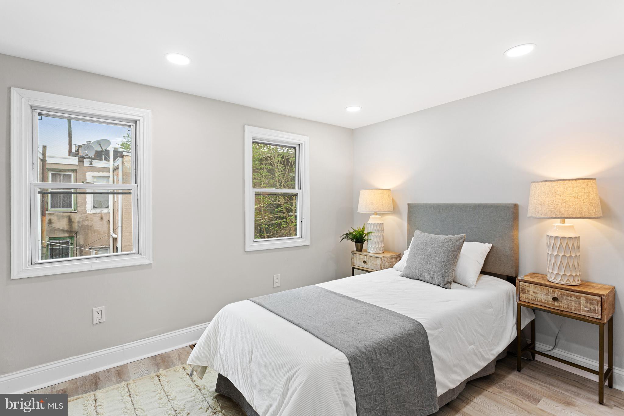 POINT BREEZE - Residential