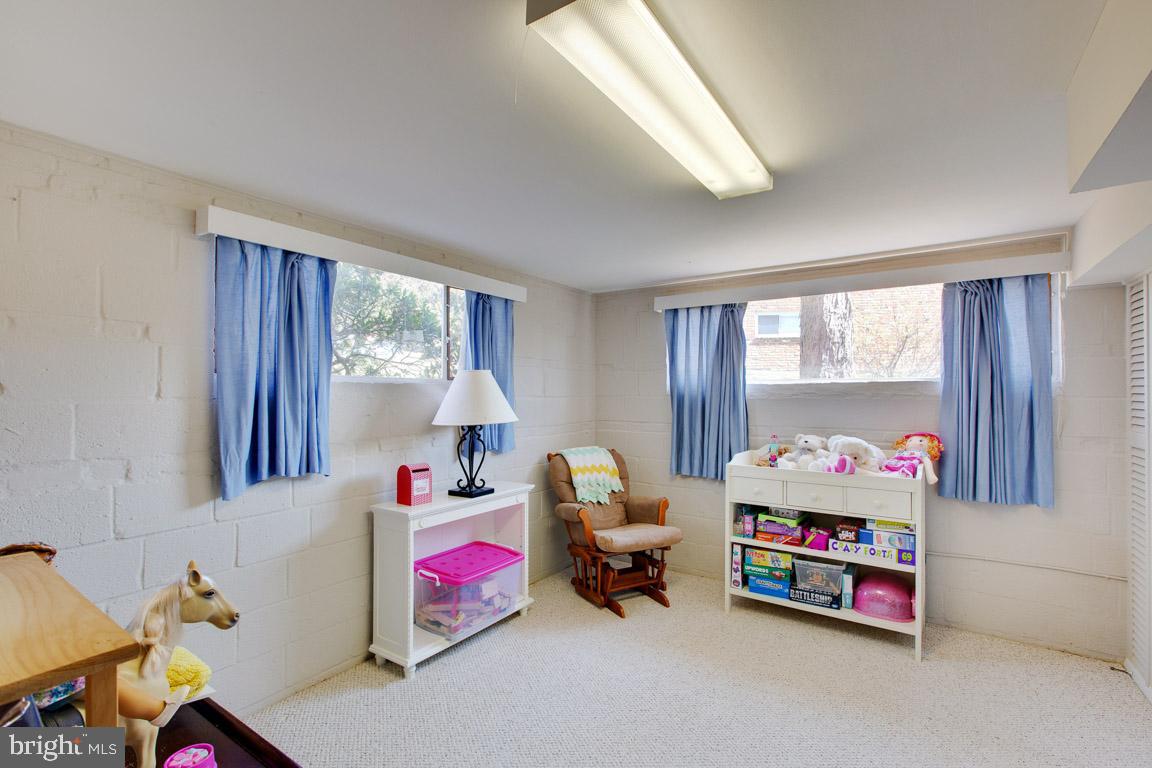 ROLF HEIGHTS - Residential