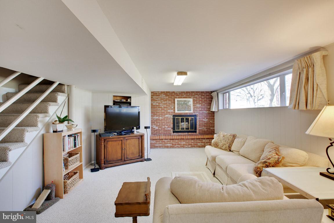 ROLF HEIGHTS - Residential