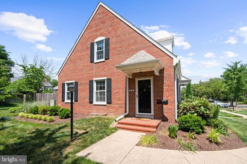 Photo of 3616 S Wakefield Street, ARLINGTON, VA 22206 (MLS # VAAR2073036)