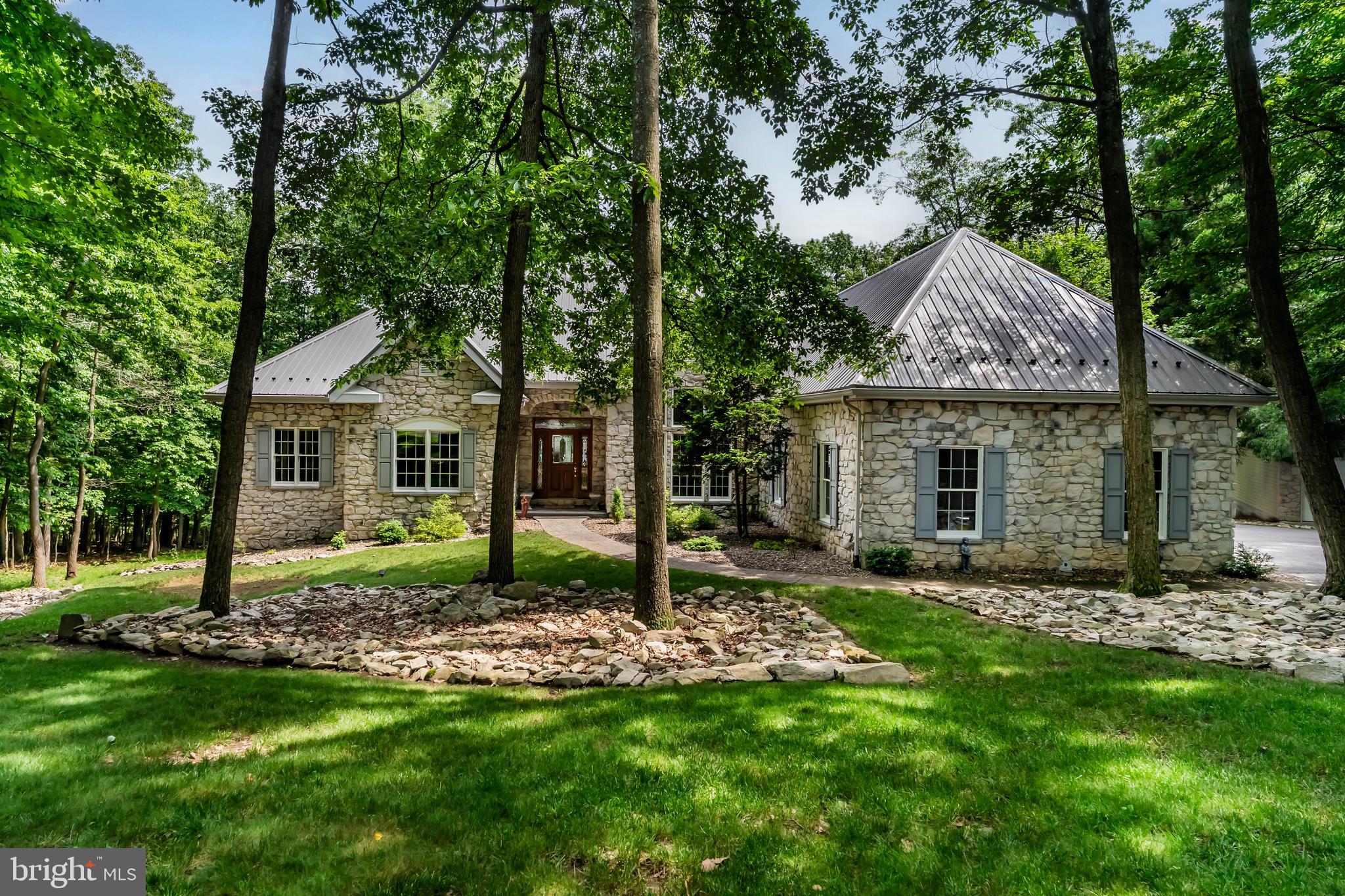 798 DOGWOOD TERRACE