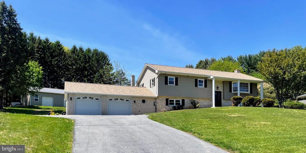 Photo of 13 Villa Lane, PALMYRA, PA 17078 (MLS # PALN2025916)