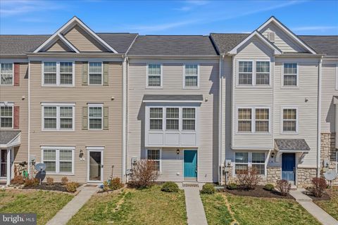 Photo of 52 Private Court, BUNKER HILL, WV 25413 (MLS # WVBE2049416)