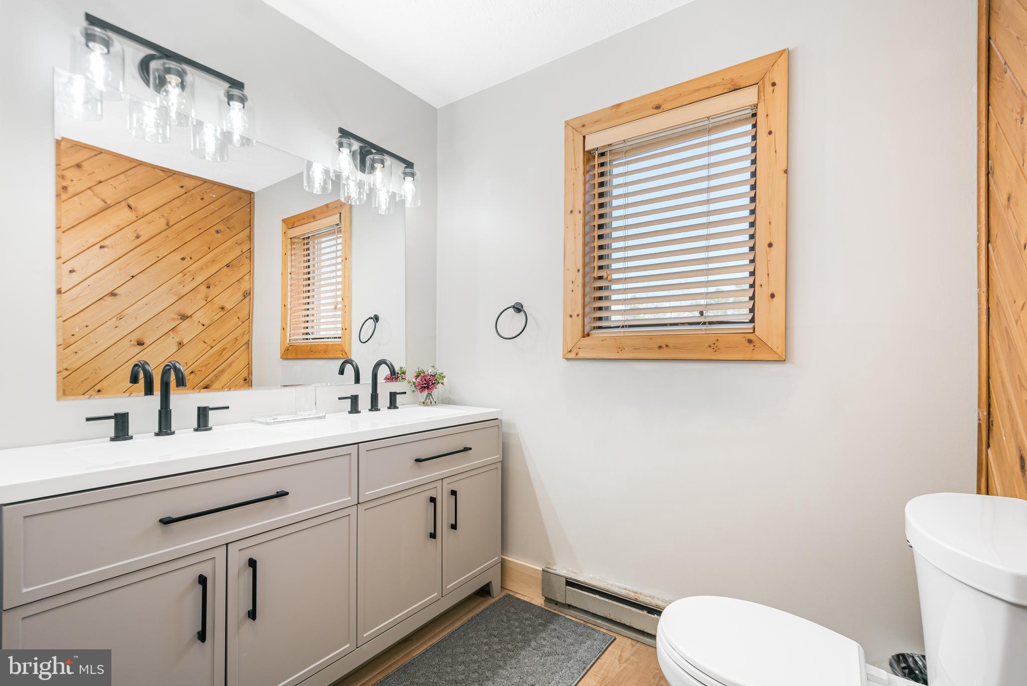 PARADISE COVE - Residential