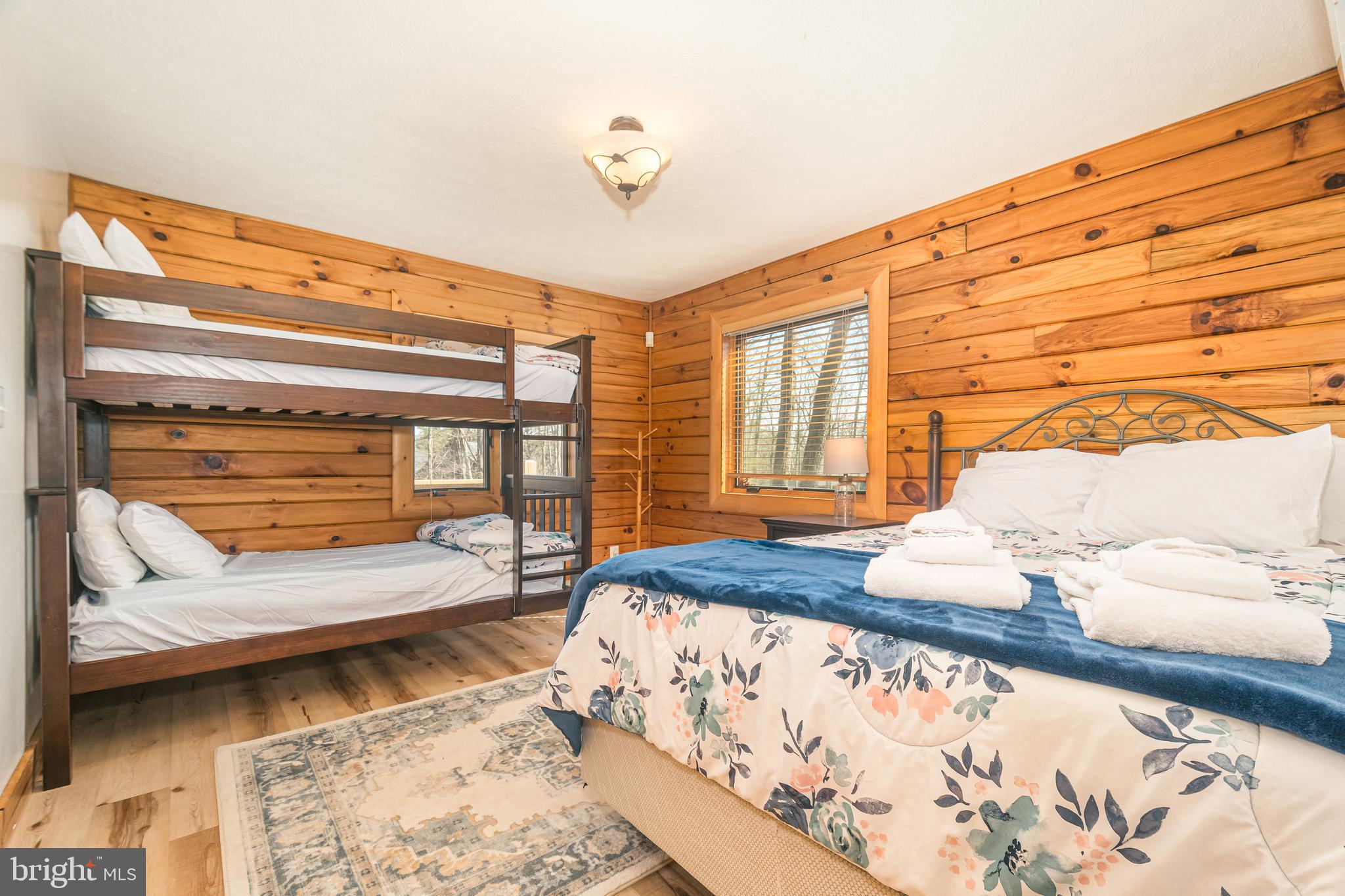 PARADISE COVE - Residential