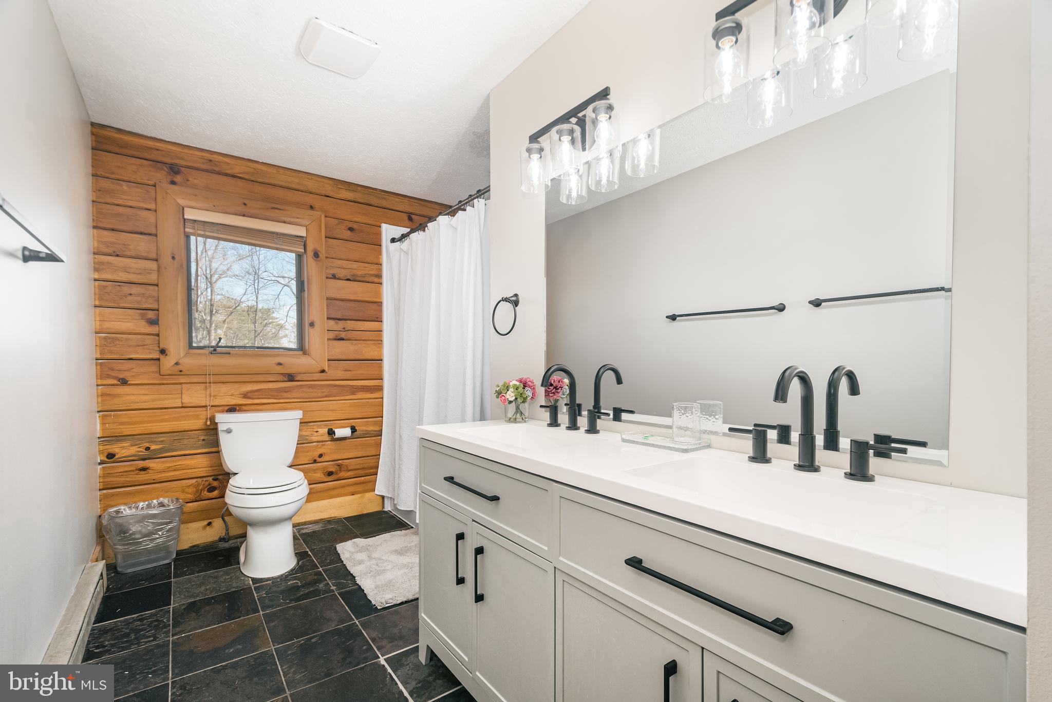 PARADISE COVE - Residential