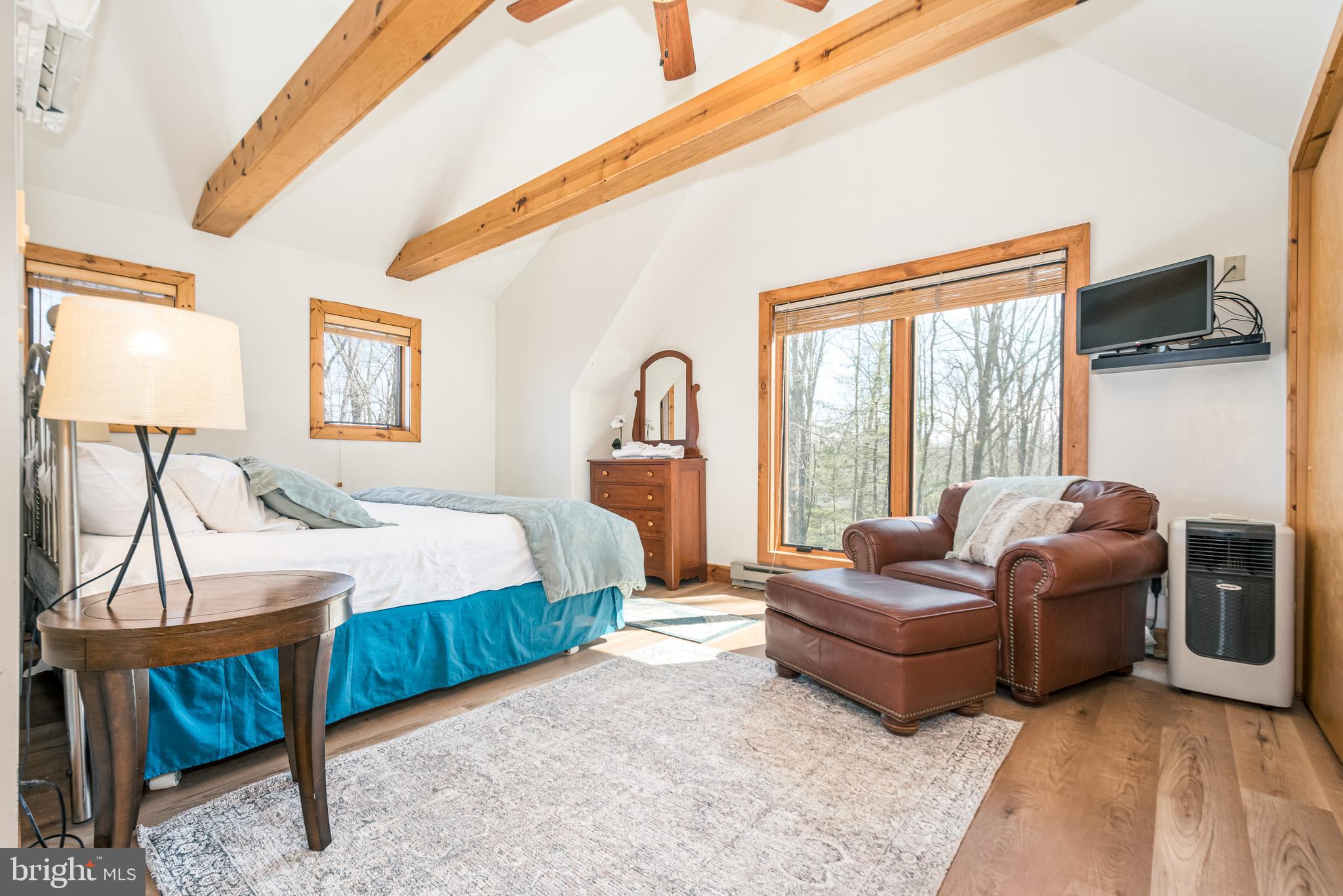 PARADISE COVE - Residential