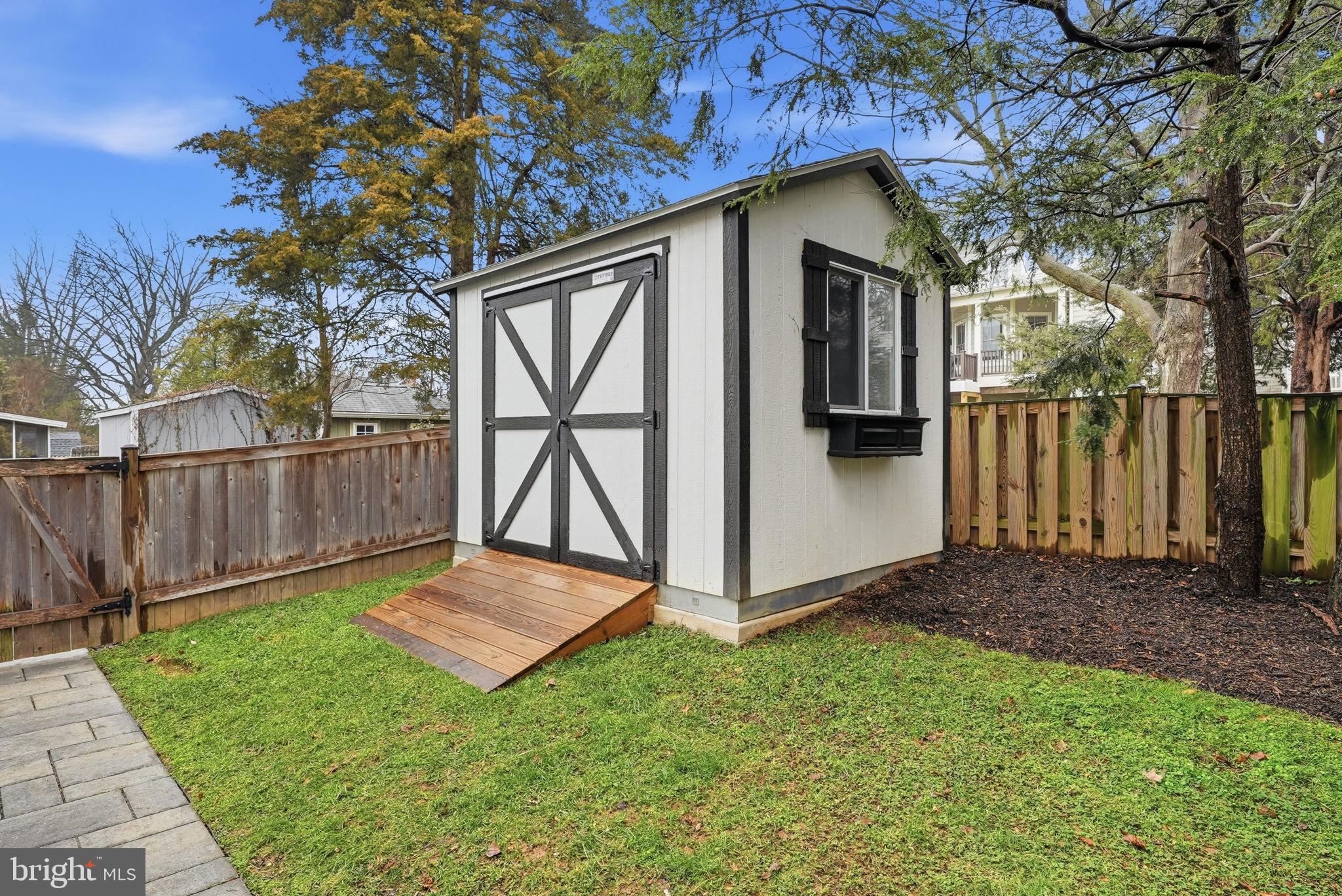 LEEWAY GARDENS - Residential