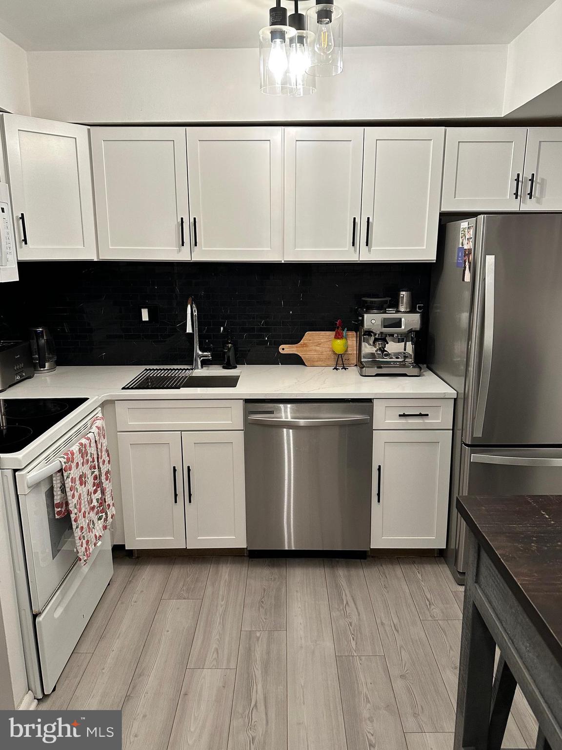 GWYNEDD CLUB - Residential Lease