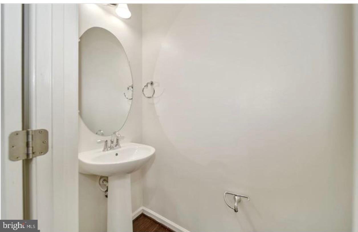 SENECA HILL - Residential Lease