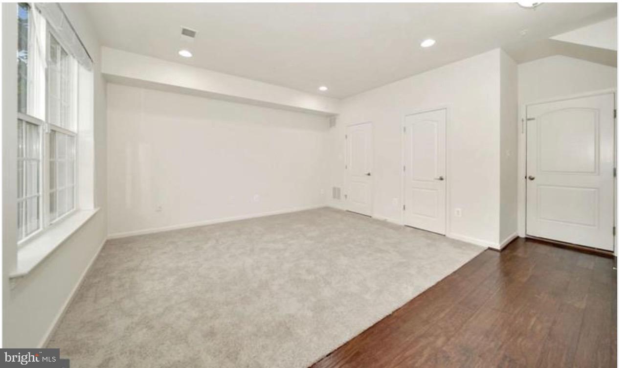 SENECA HILL - Residential Lease