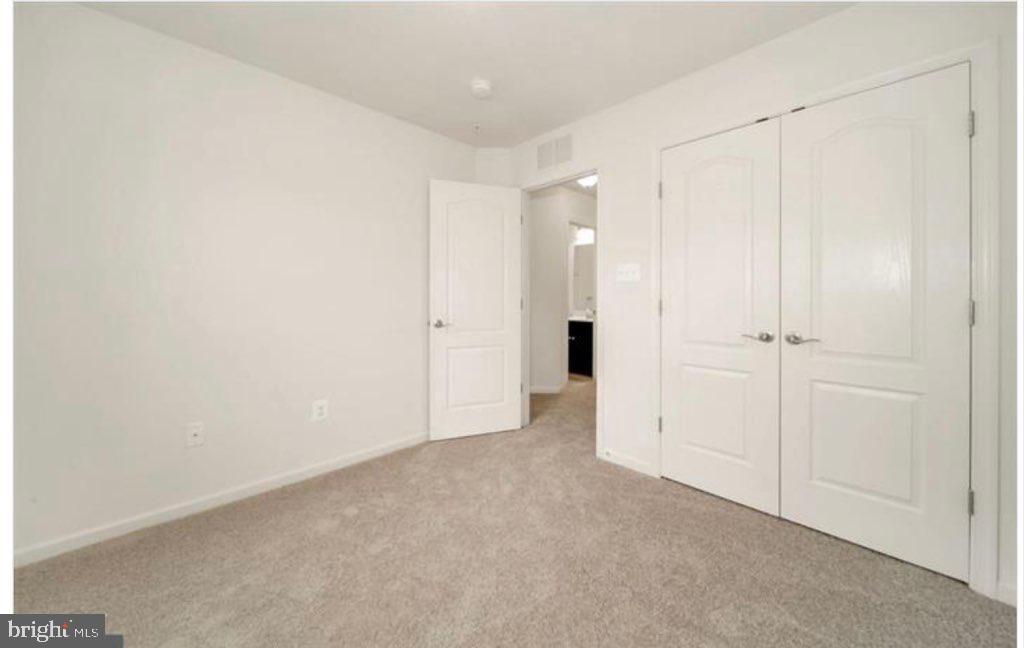 SENECA HILL - Residential Lease