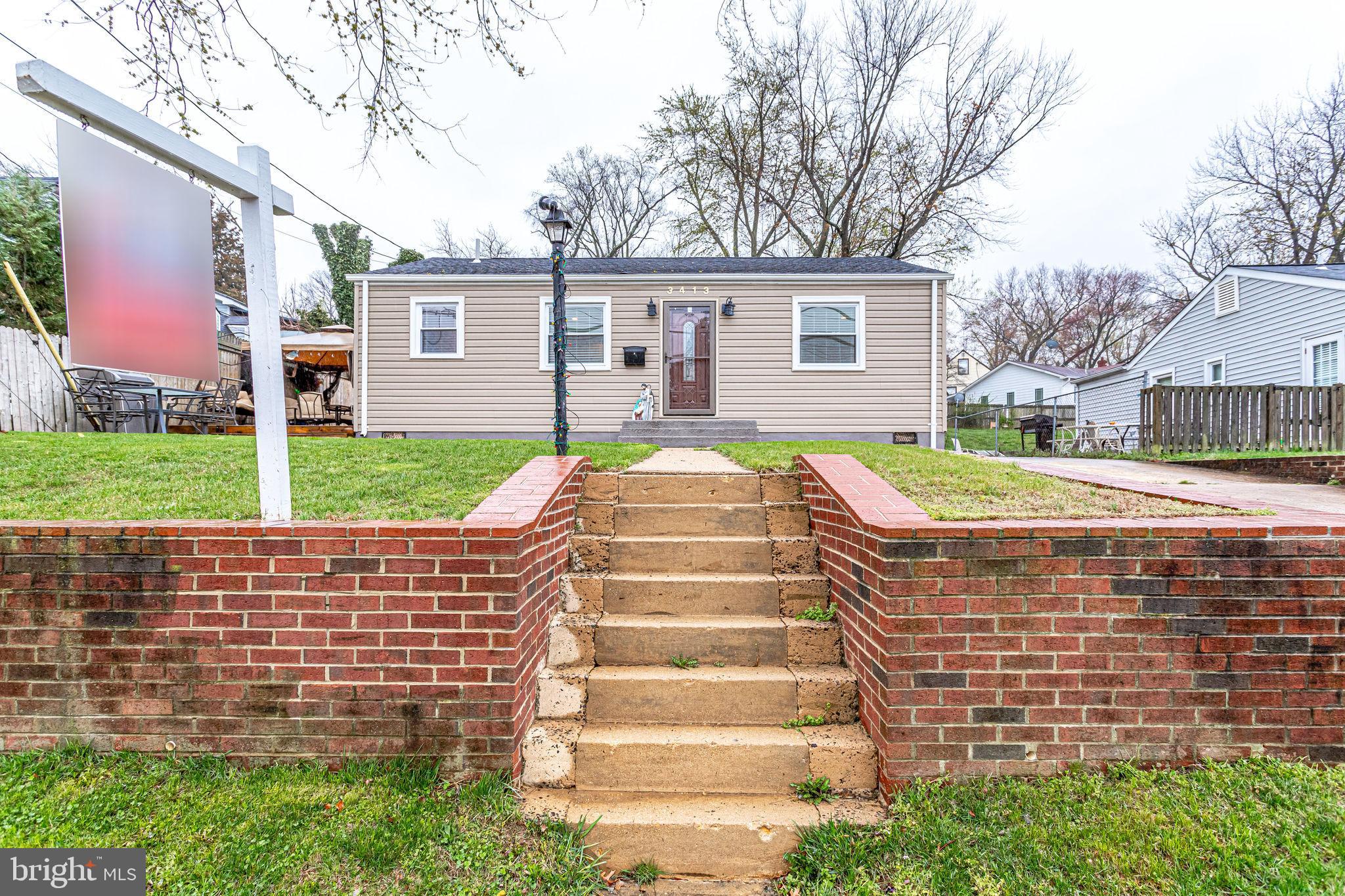BURGUNDY VILLAGE - Residential
